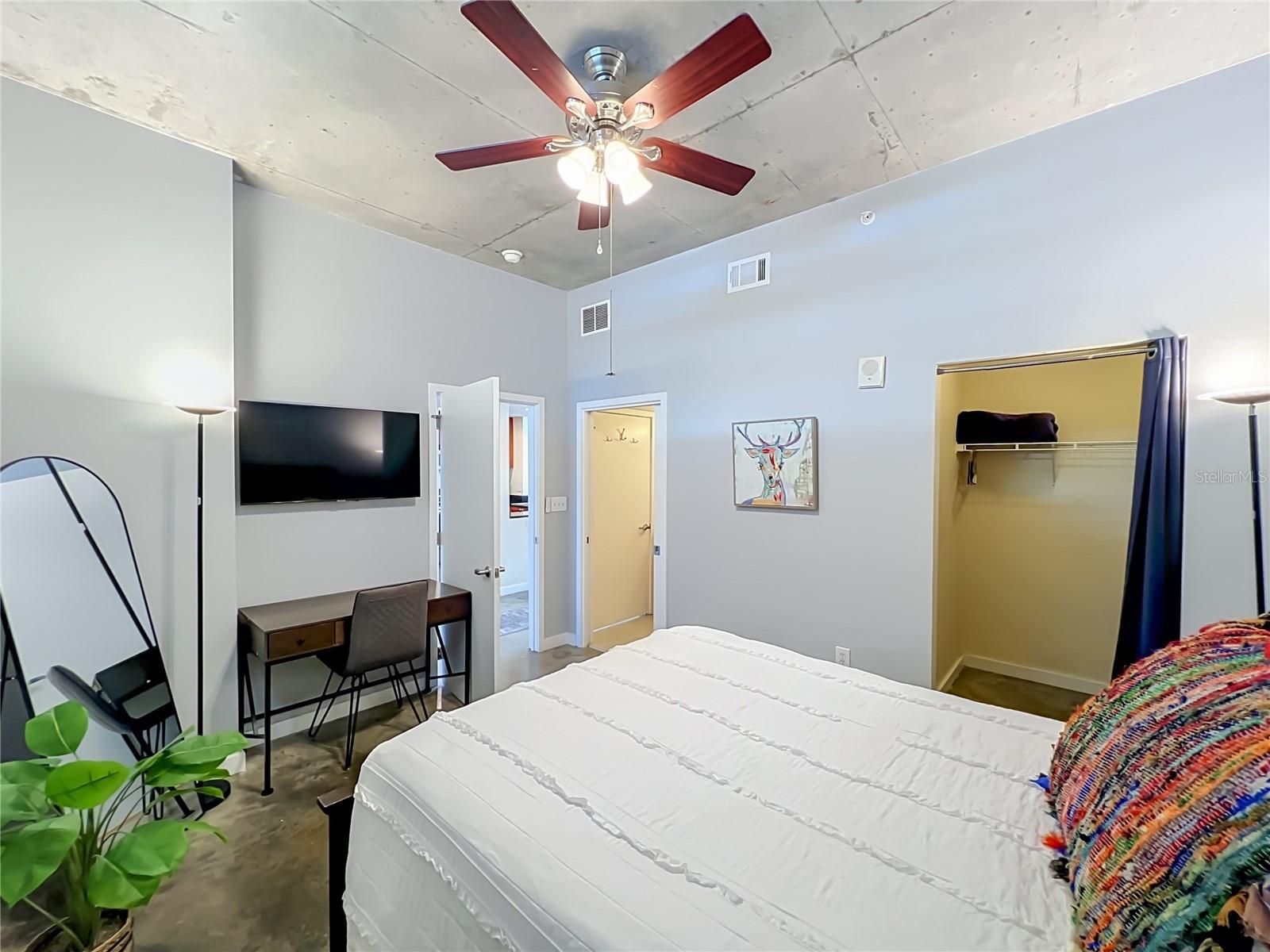 525 E JACKSON STREET, #706, Orlando, FL 32801