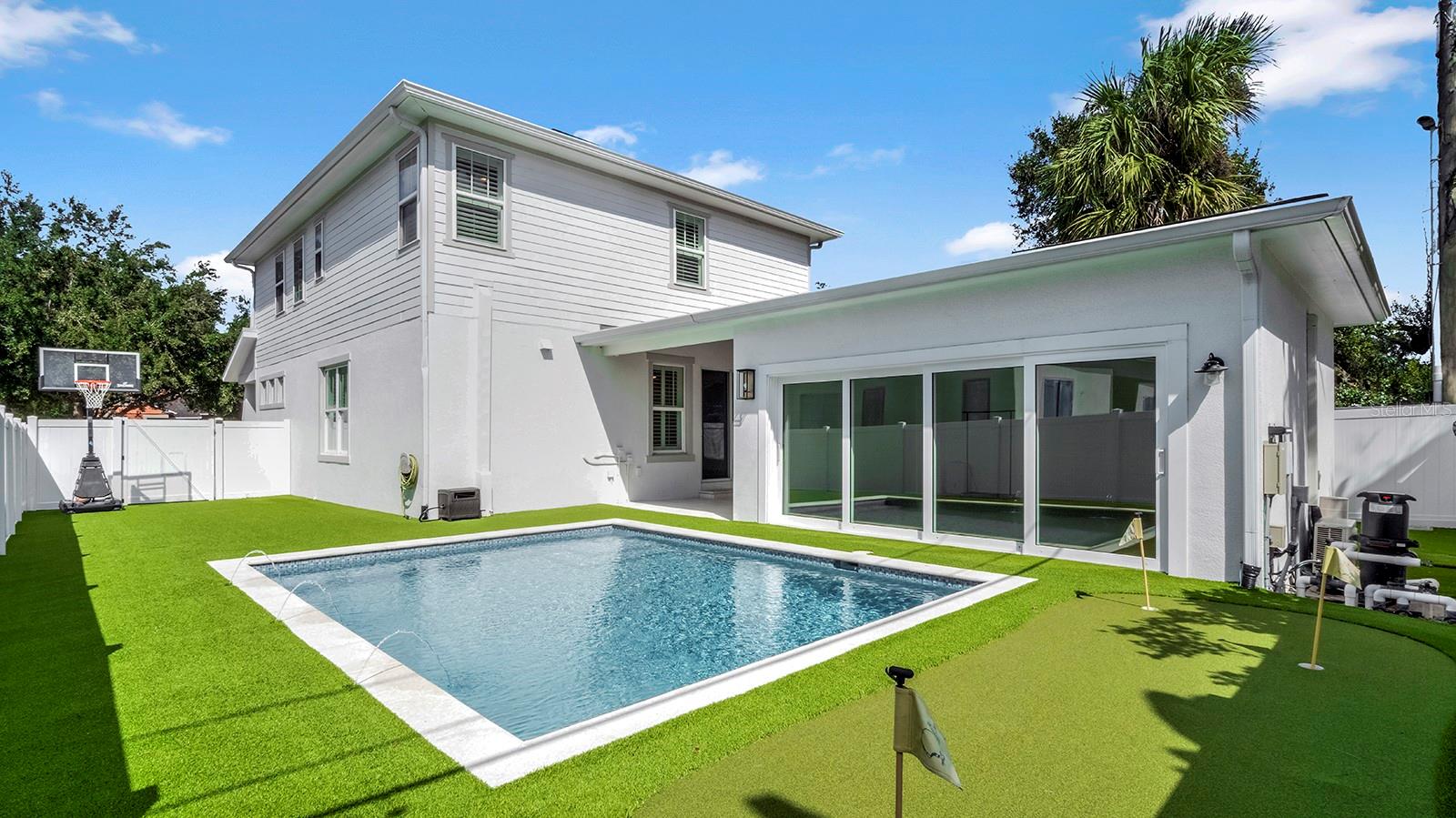 Pool/Backyard/Cabana Pool/Backyard/Cabana