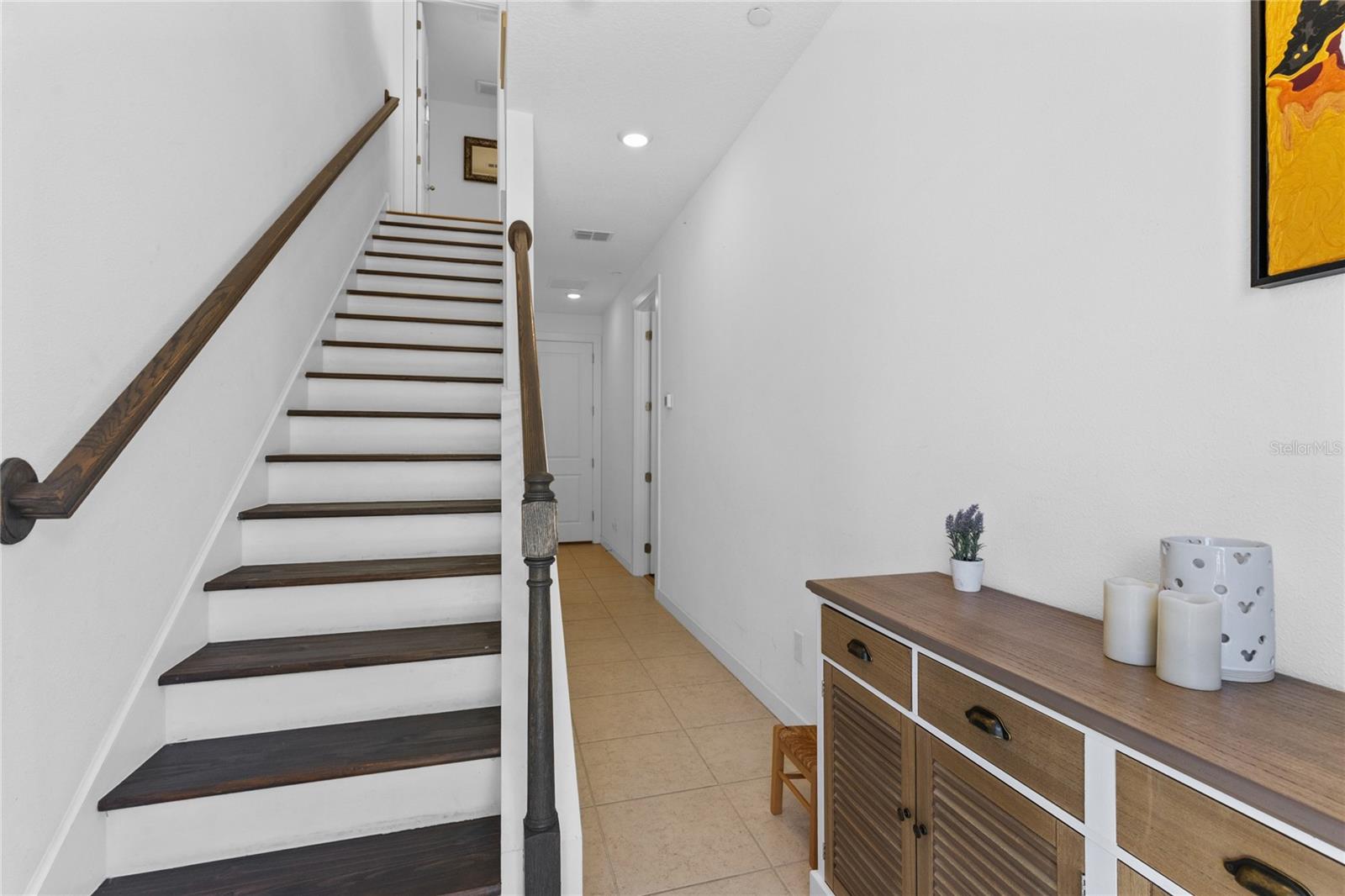 Entry way, 1st floor.
