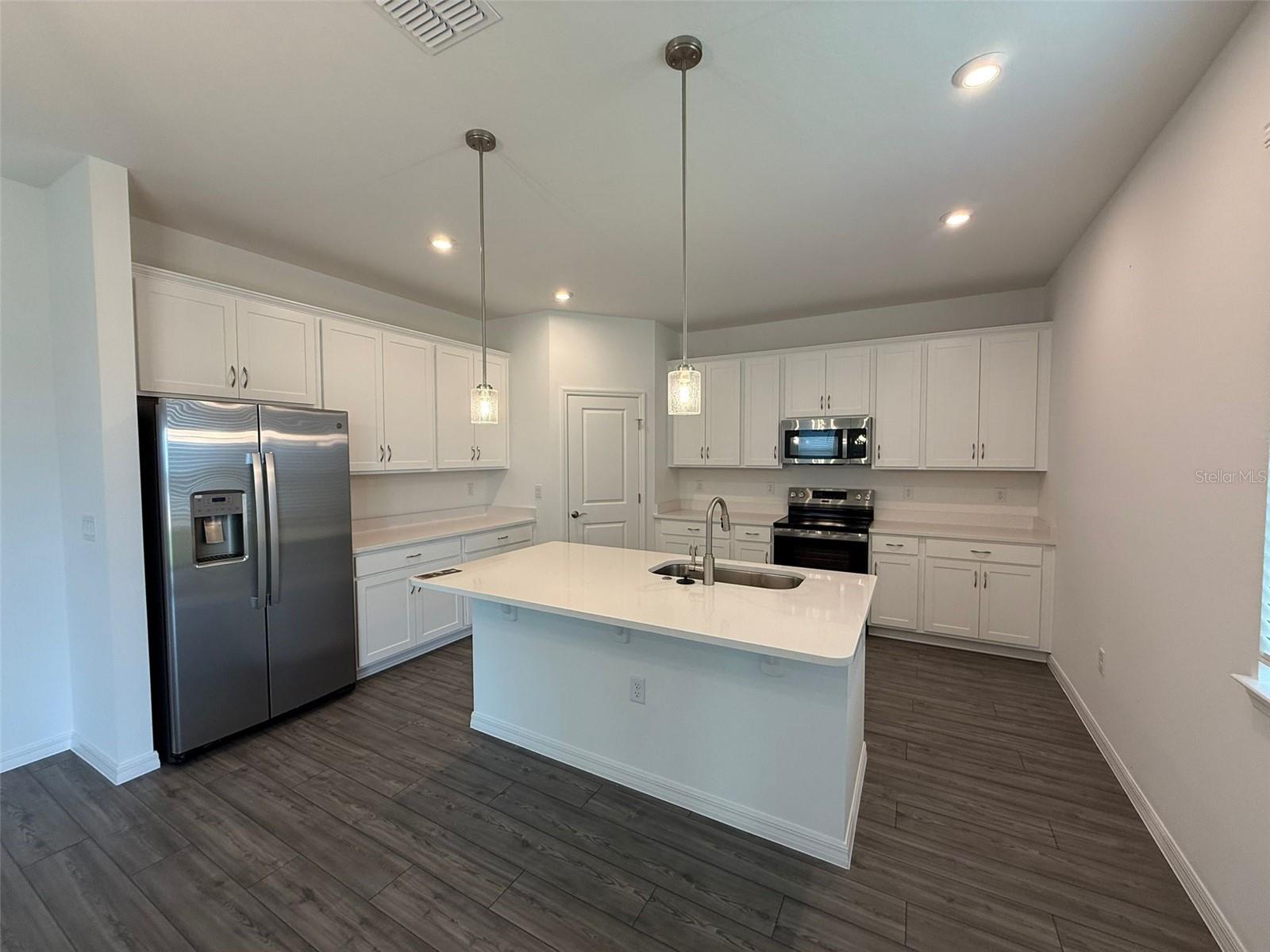 3565 DAHLIA DRIVE, Haines City, FL 33844 3565 DAHLIA DRIVE, Haines City, FL 33844