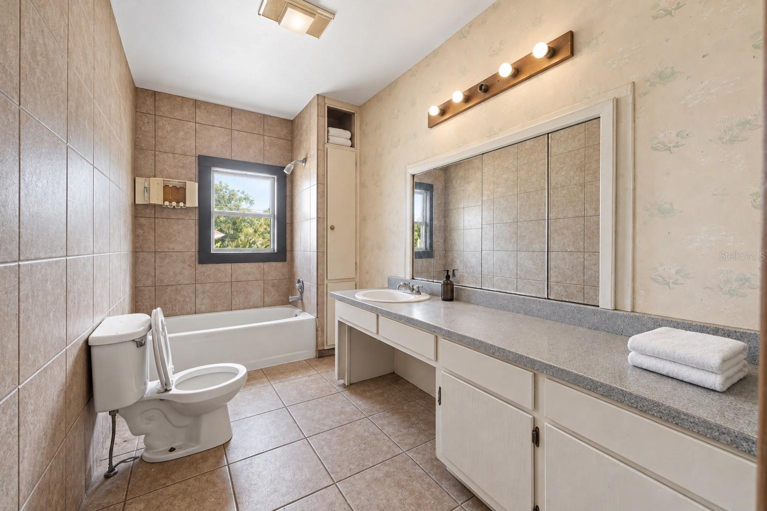2790 CELERY AVENUE, Sanford, FL 32771