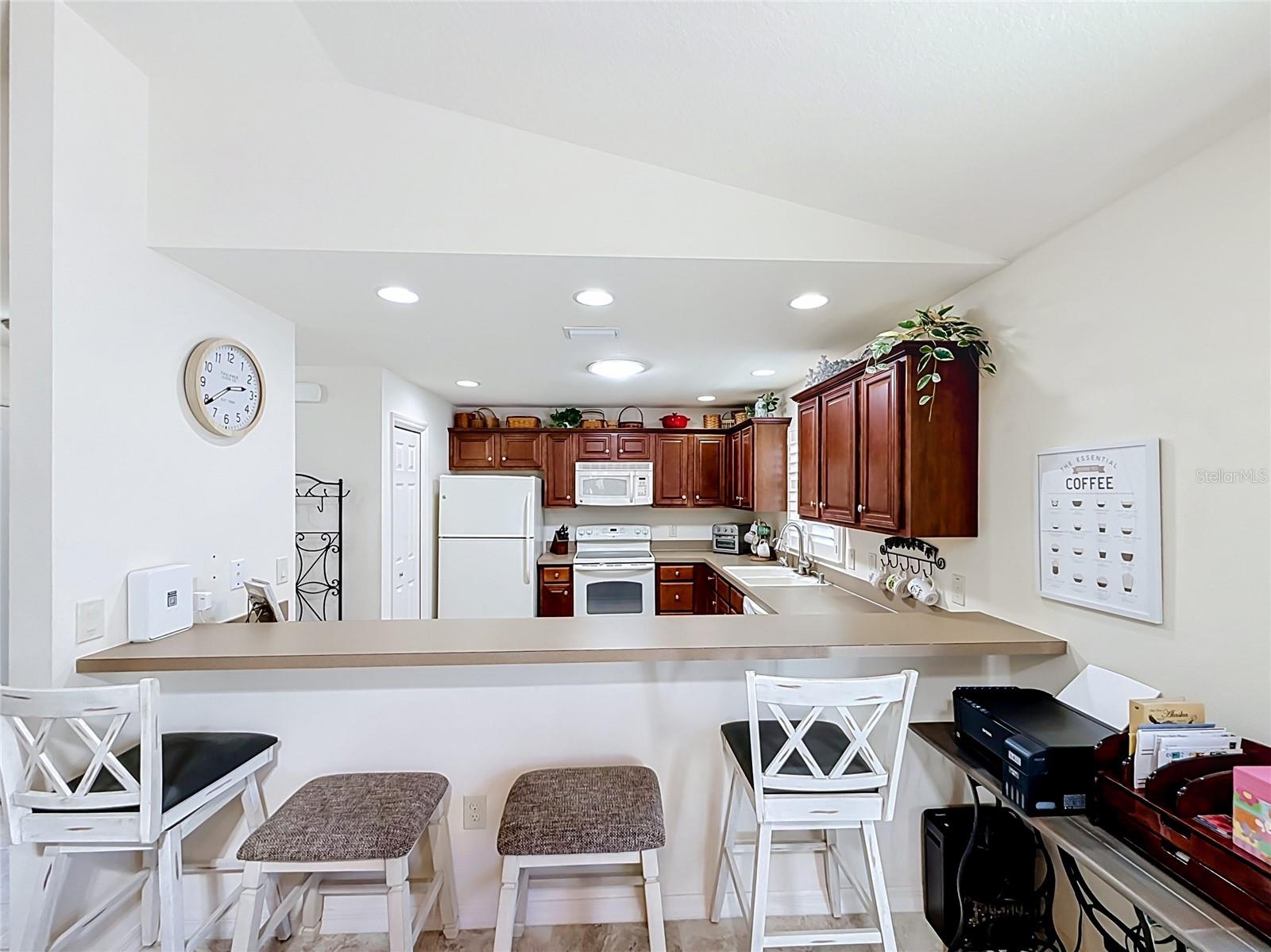 2001 ALTAMONTE WAY, The Villages, FL 32162 2001 ALTAMONTE WAY, The Villages, FL 32162