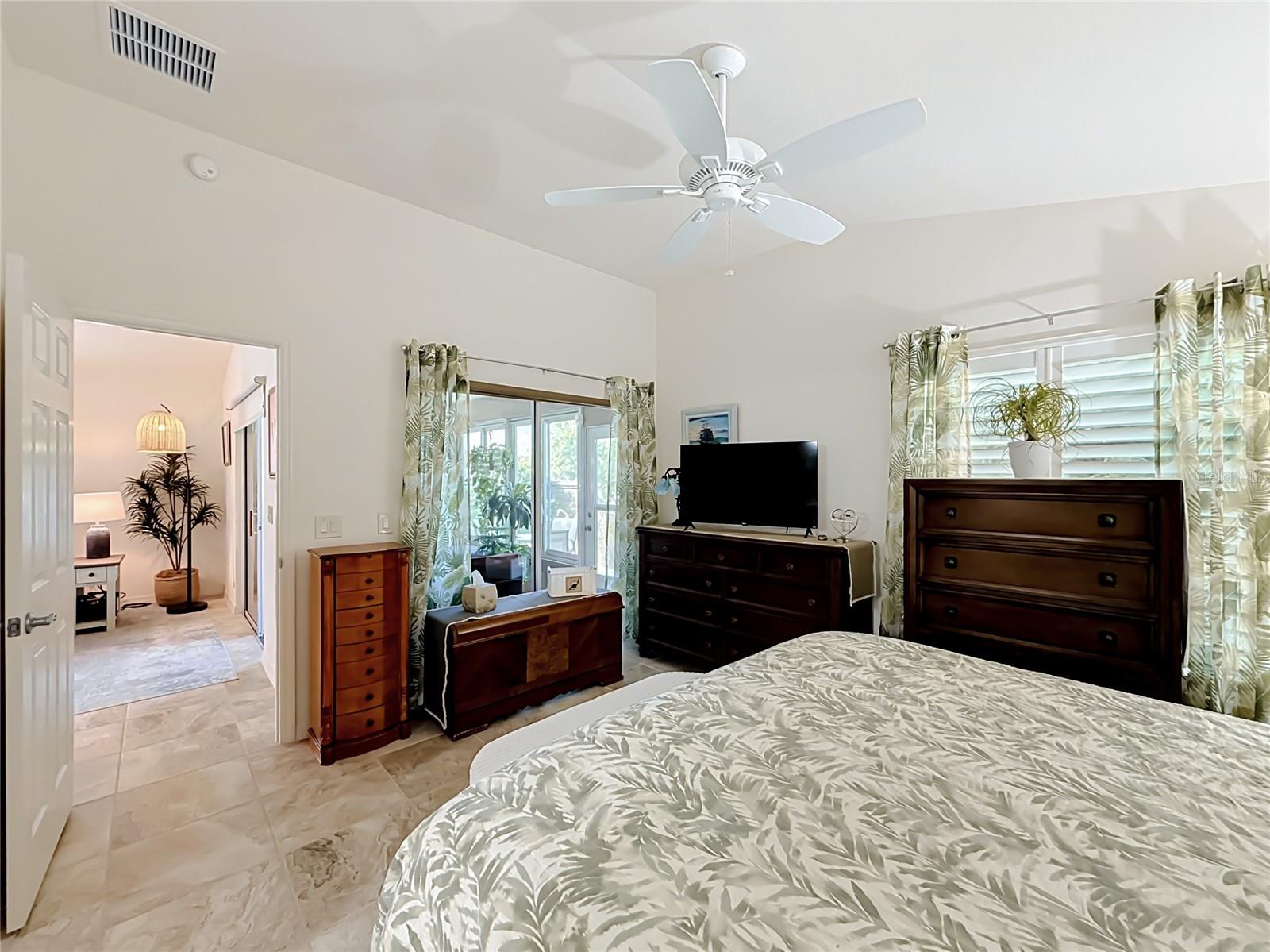 2001 ALTAMONTE WAY, The Villages, FL 32162