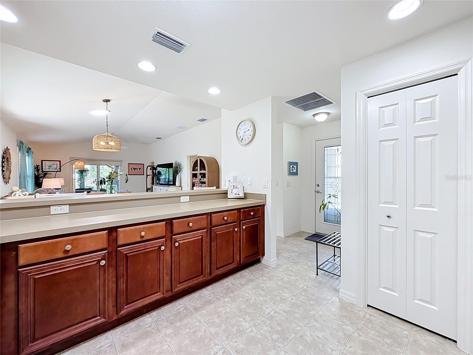 2001 ALTAMONTE WAY, The Villages, FL 32162 2001 ALTAMONTE WAY, The Villages, FL 32162
