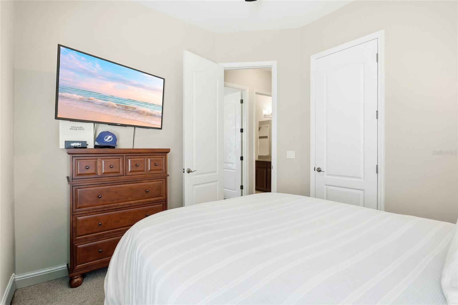 8363 LAUREATE BOULEVARD, Orlando, FL 32827