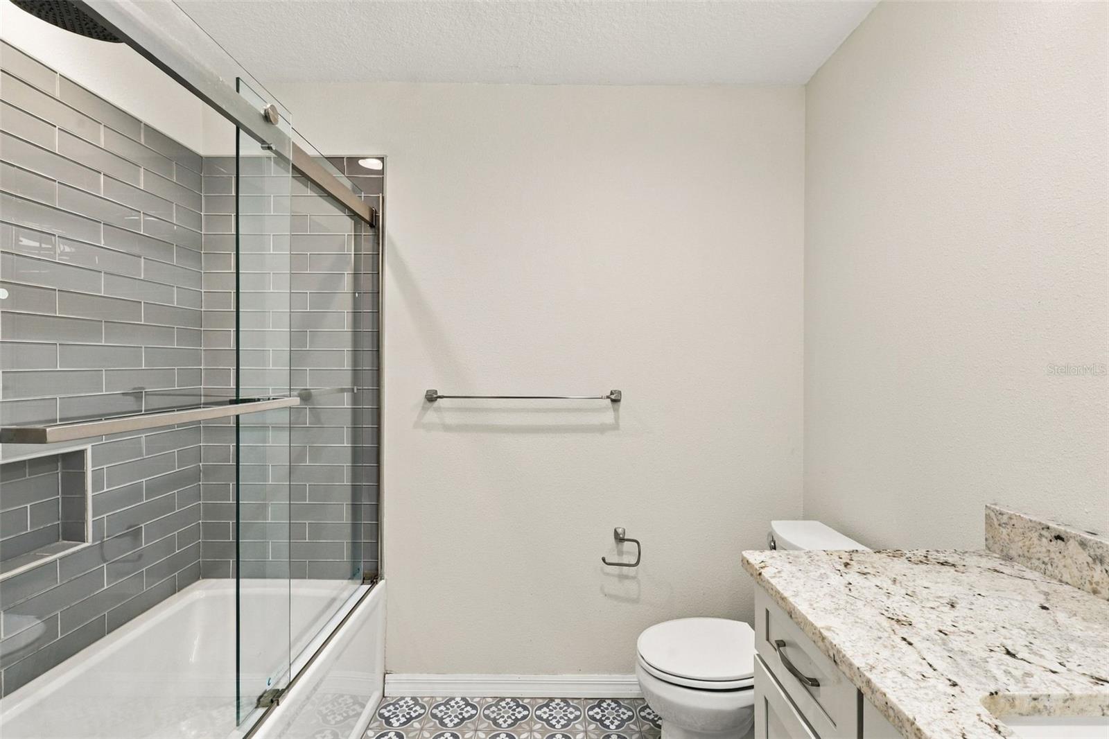 Main house Hall Bath