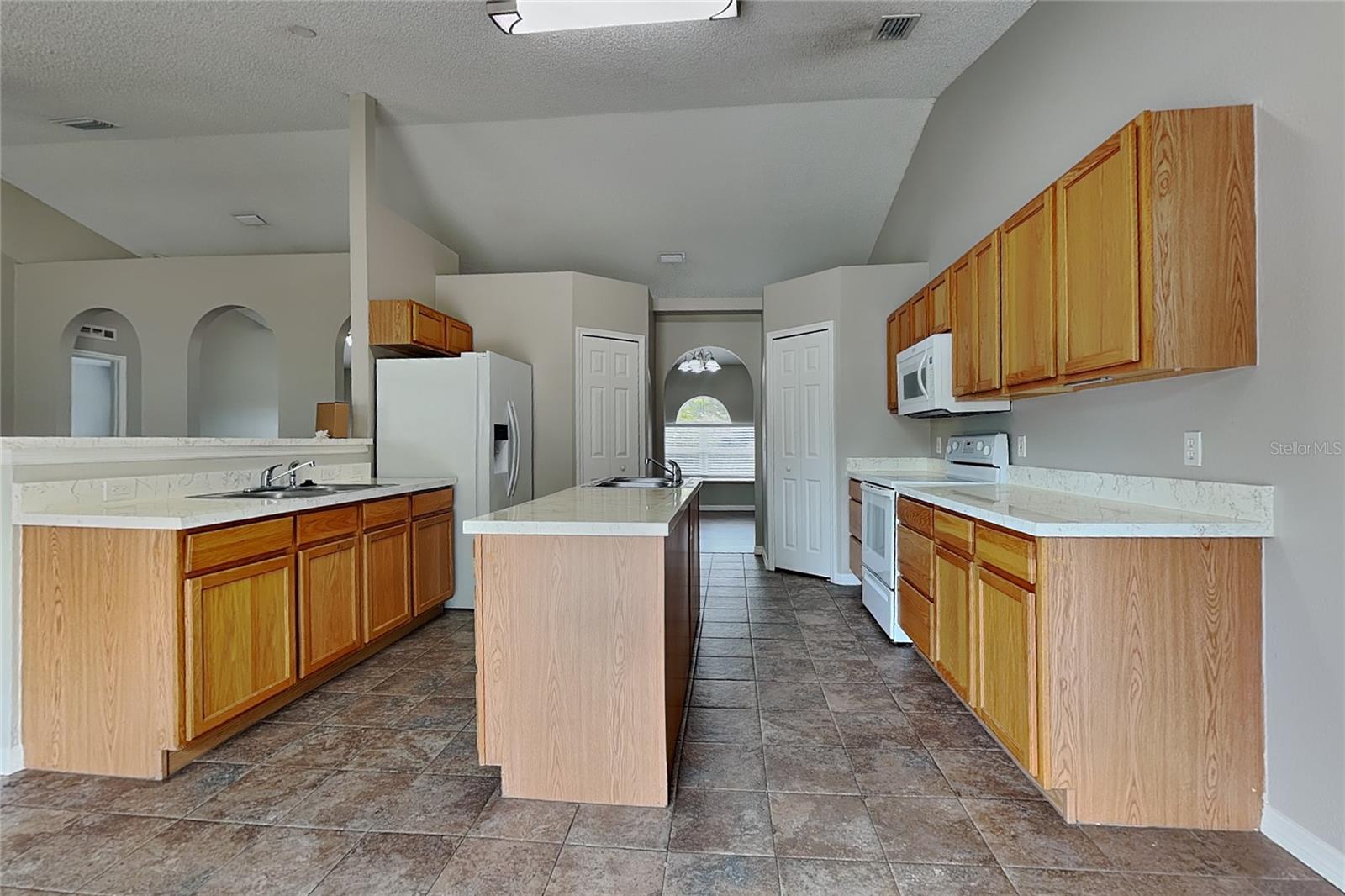 Spring Hill, FL 34606 Spring Hill, FL 34606