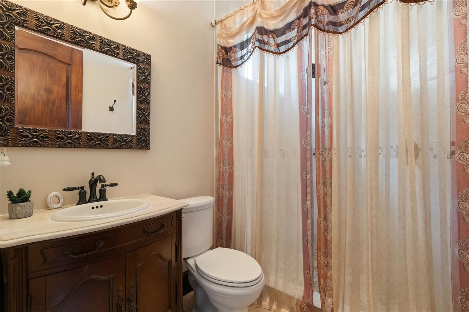 First Floor En suite Bathroom