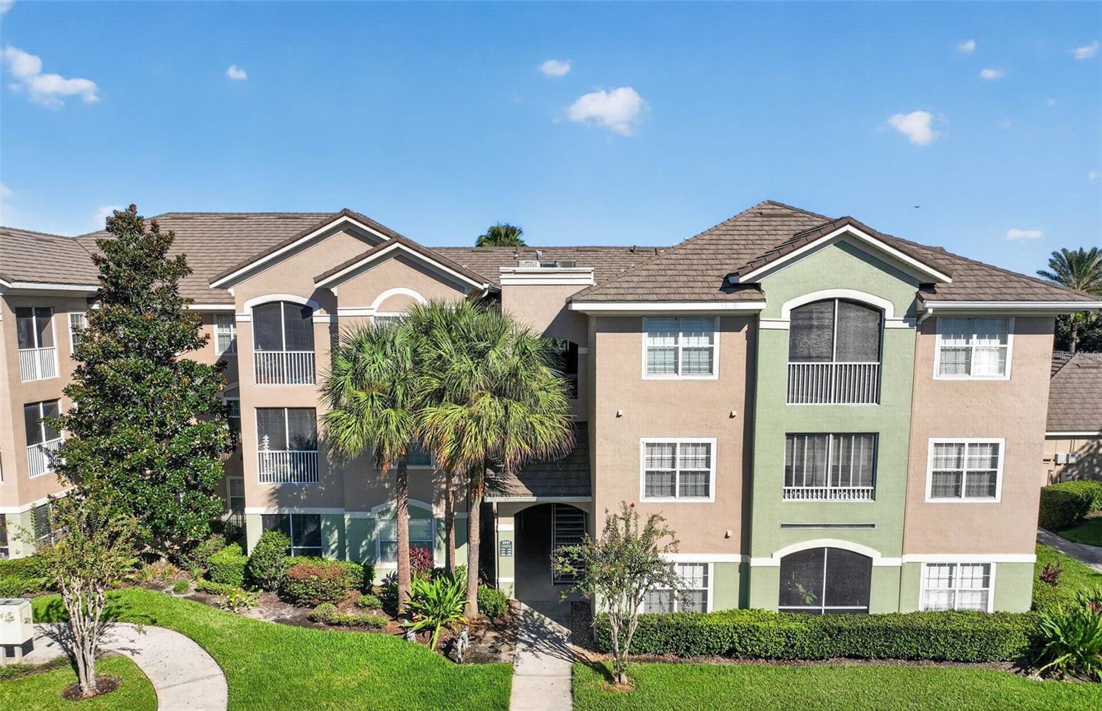 Aerial front view of building 4849 in gated Summergate