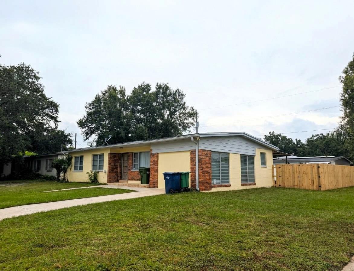 2001 E ROBSON STREET, Tampa, FL 33610