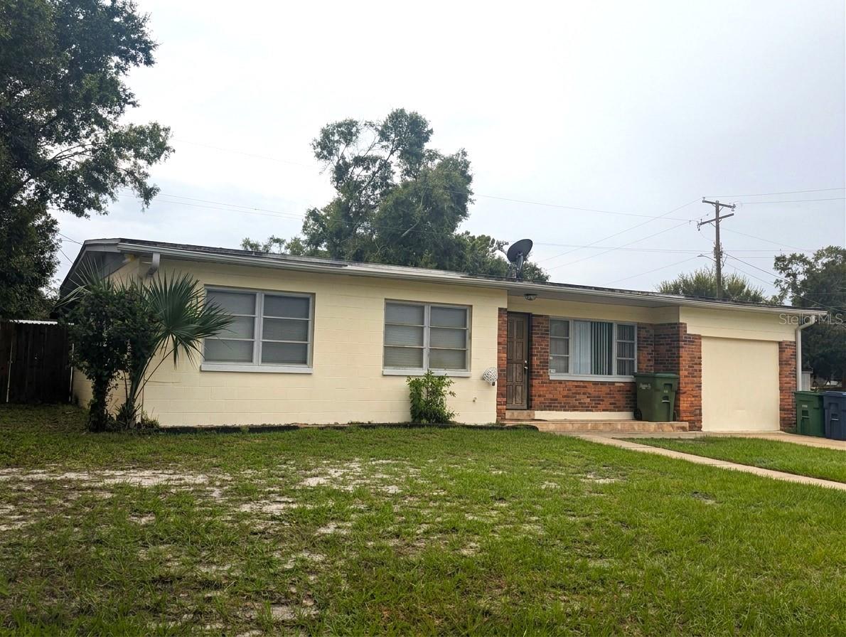 2001 E ROBSON STREET, Tampa, FL 33610
