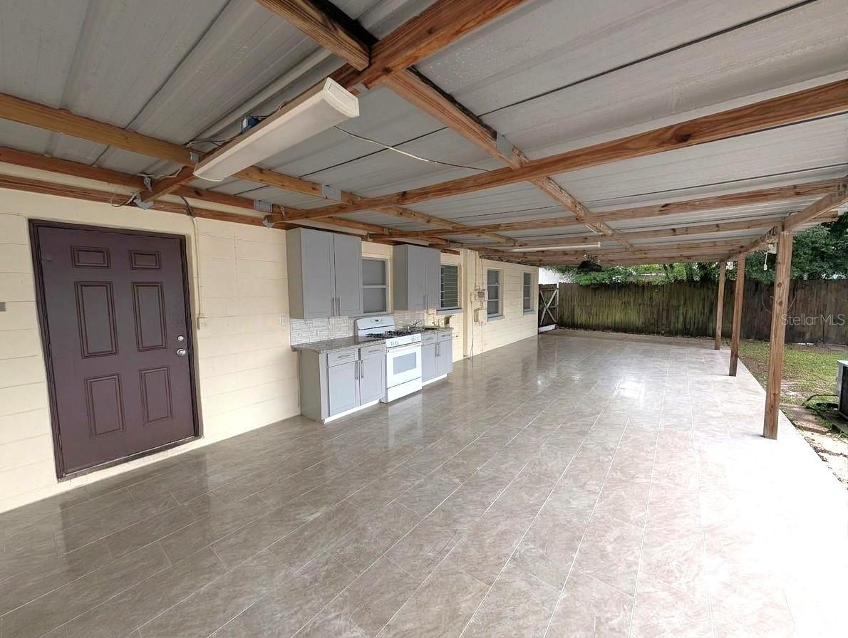 2001 E ROBSON STREET, Tampa, FL 33610