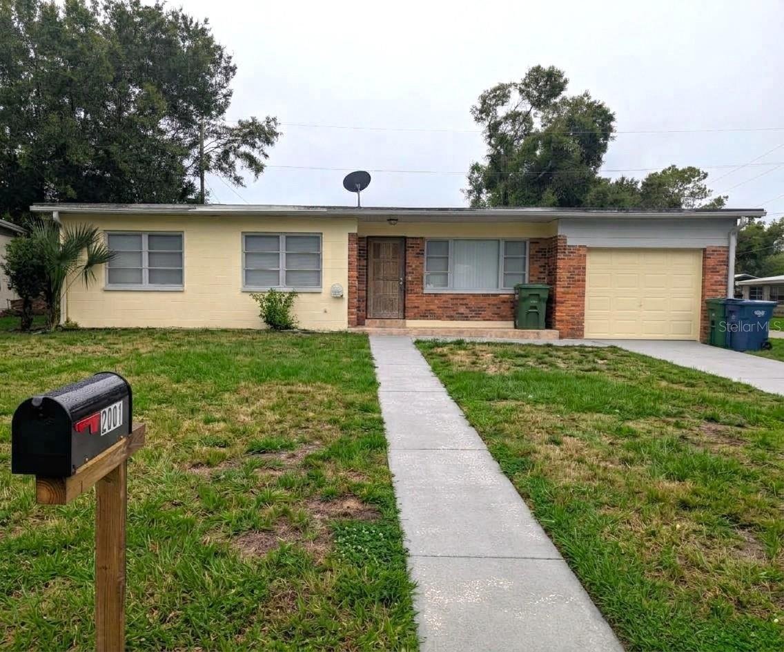 2001 E ROBSON STREET, Tampa, FL 33610