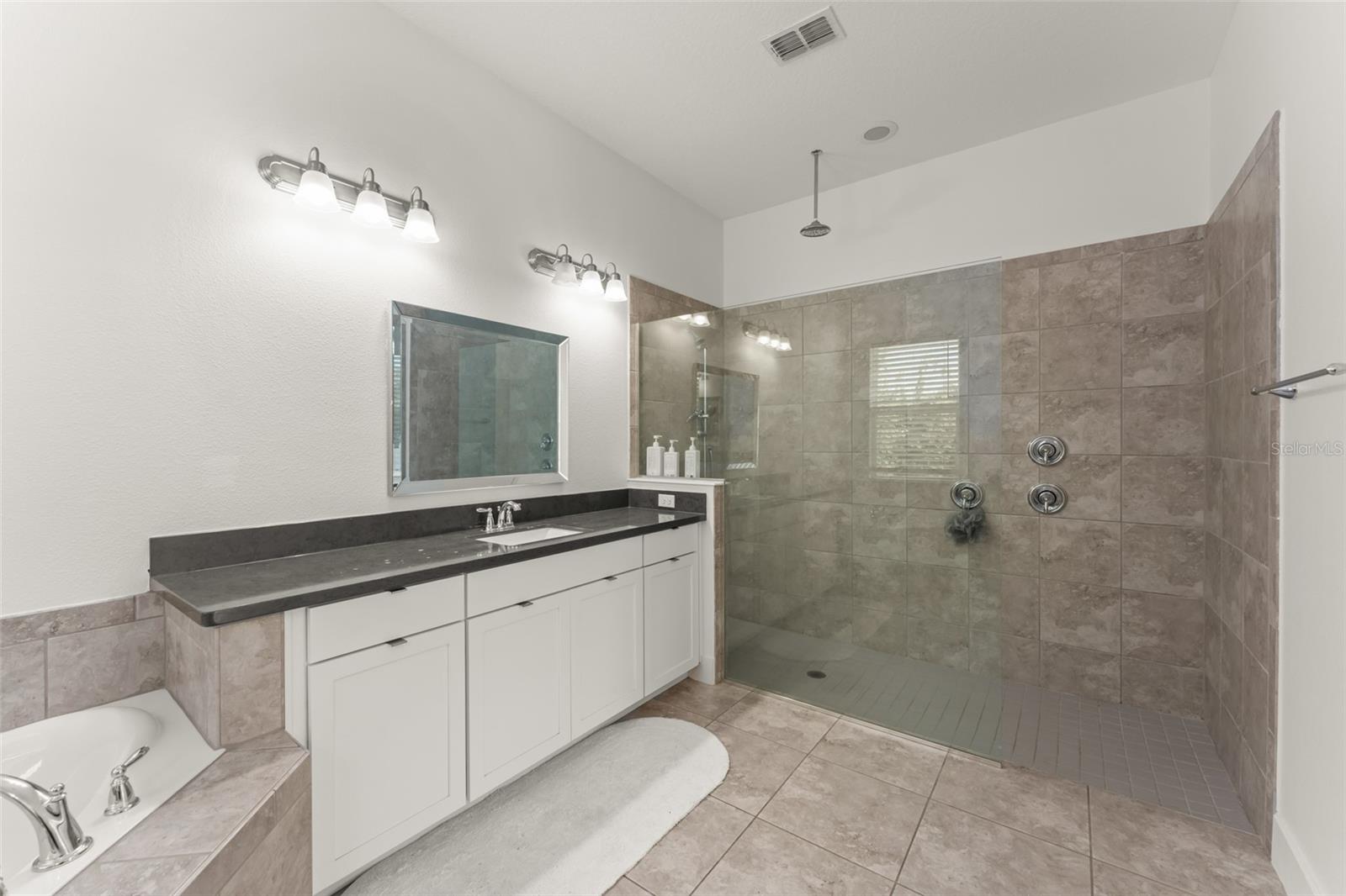 8601 HATA STREET, Orlando, FL 32827