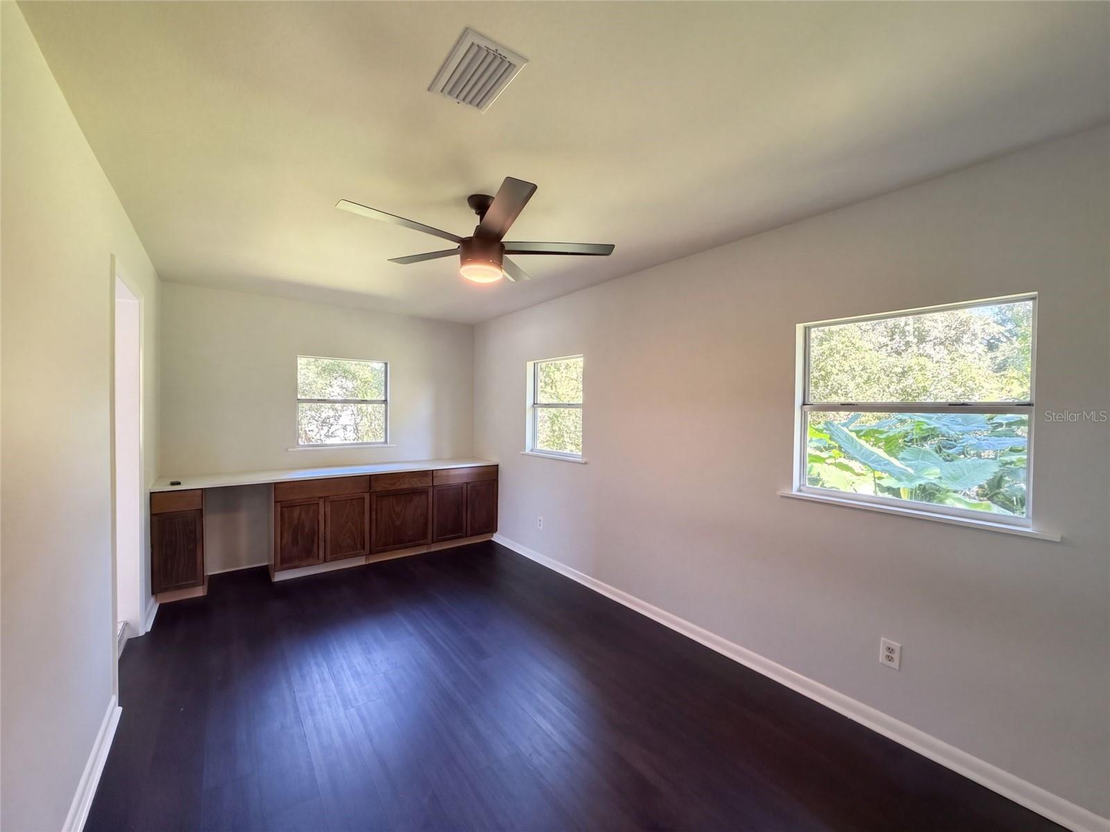 425 W DAUGHTERY ROAD, Lakeland, FL 33809