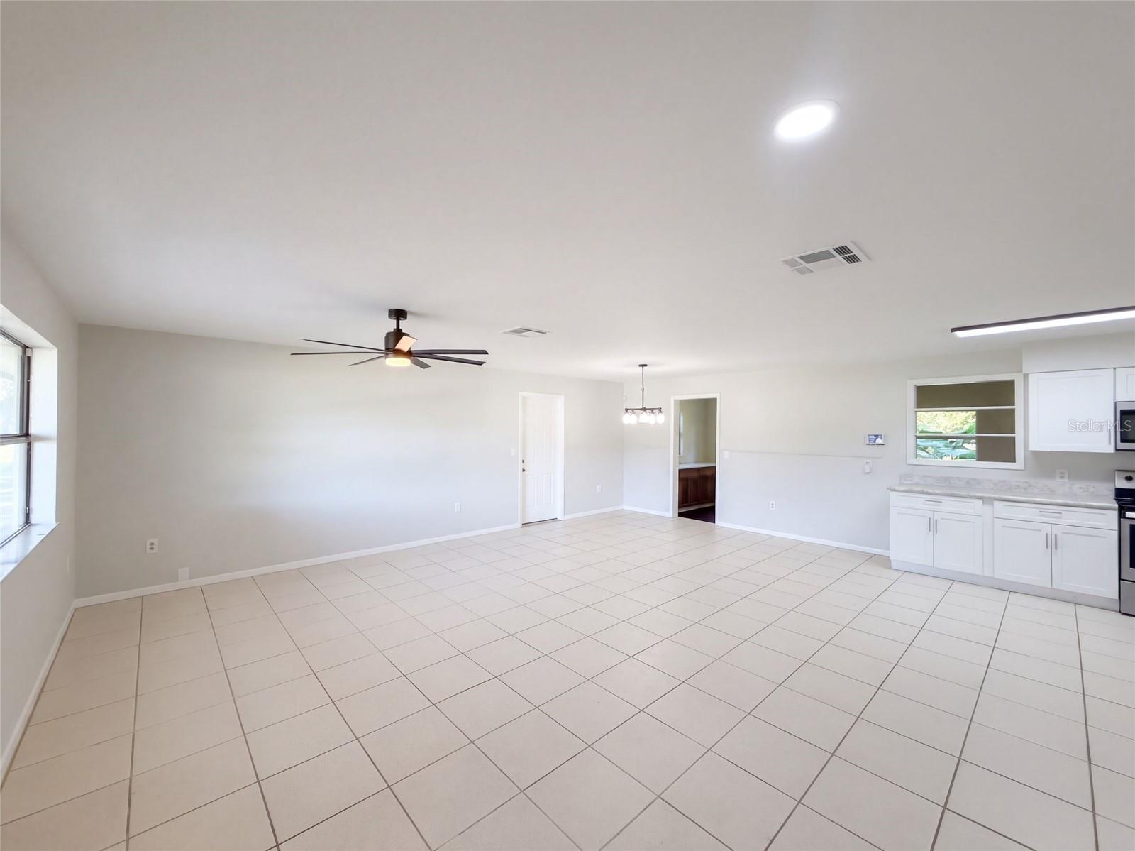 425 W DAUGHTERY ROAD, Lakeland, FL 33809