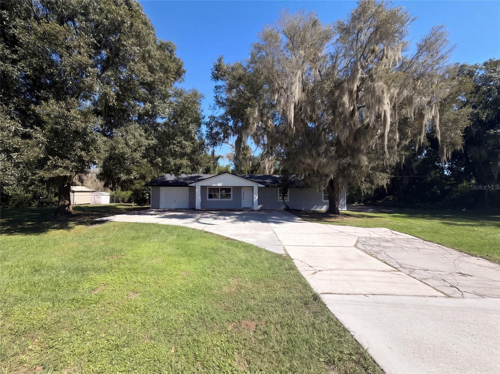 425 W DAUGHTERY ROAD, Lakeland, FL 33809