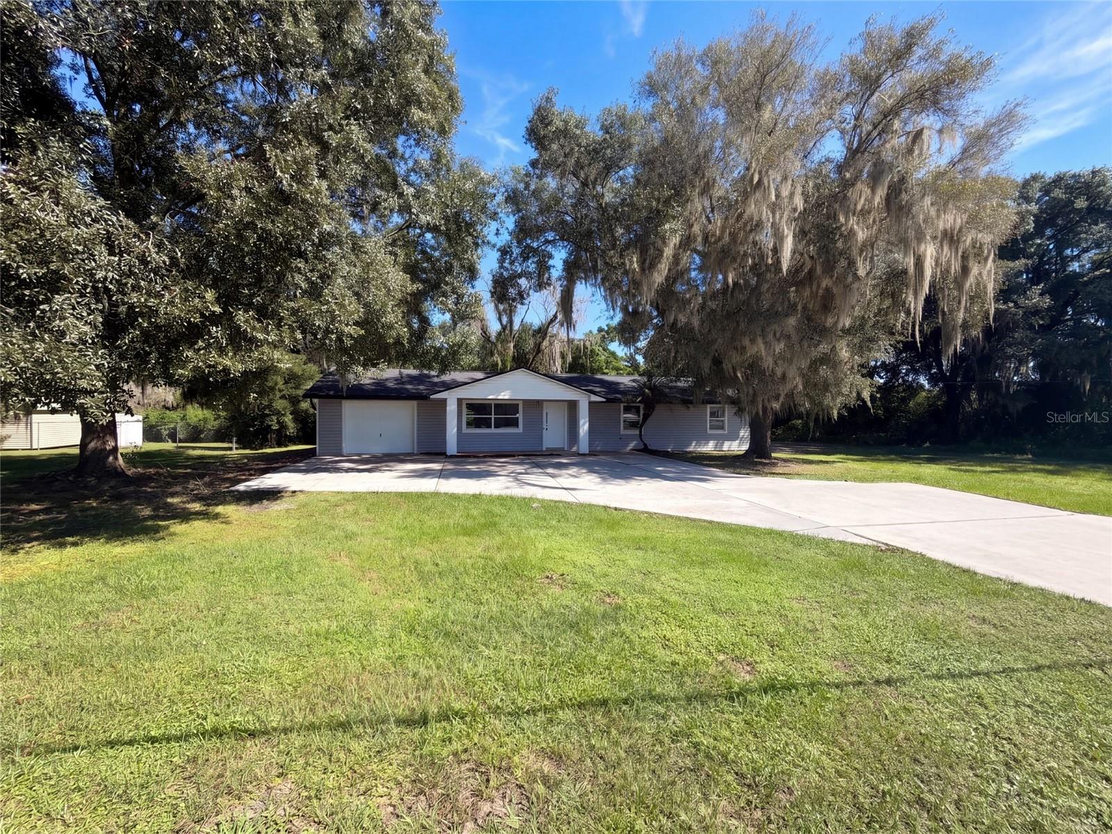 425 W DAUGHTERY ROAD, Lakeland, FL 33809 425 W DAUGHTERY ROAD, Lakeland, FL 33809