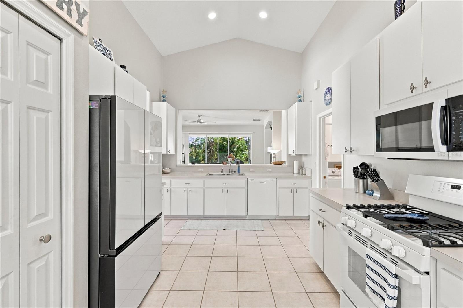 5604 GULF STREAM STREET, Tavares, FL 32778