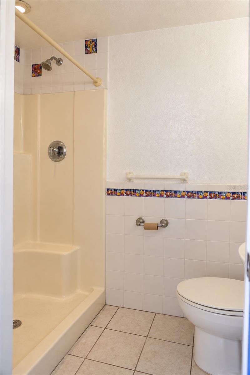 6526 3RD AVENUE S, St Petersburg, FL 33707
