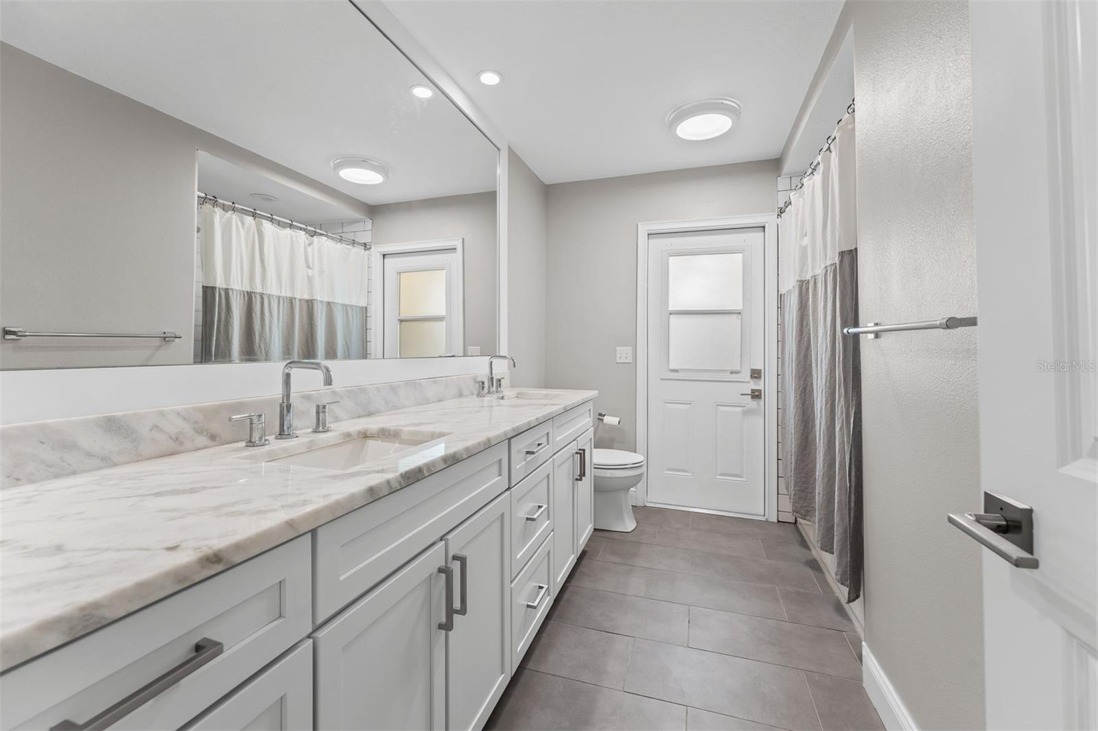 2001 HIDDEN PINE LANE, Apopka, FL 32712