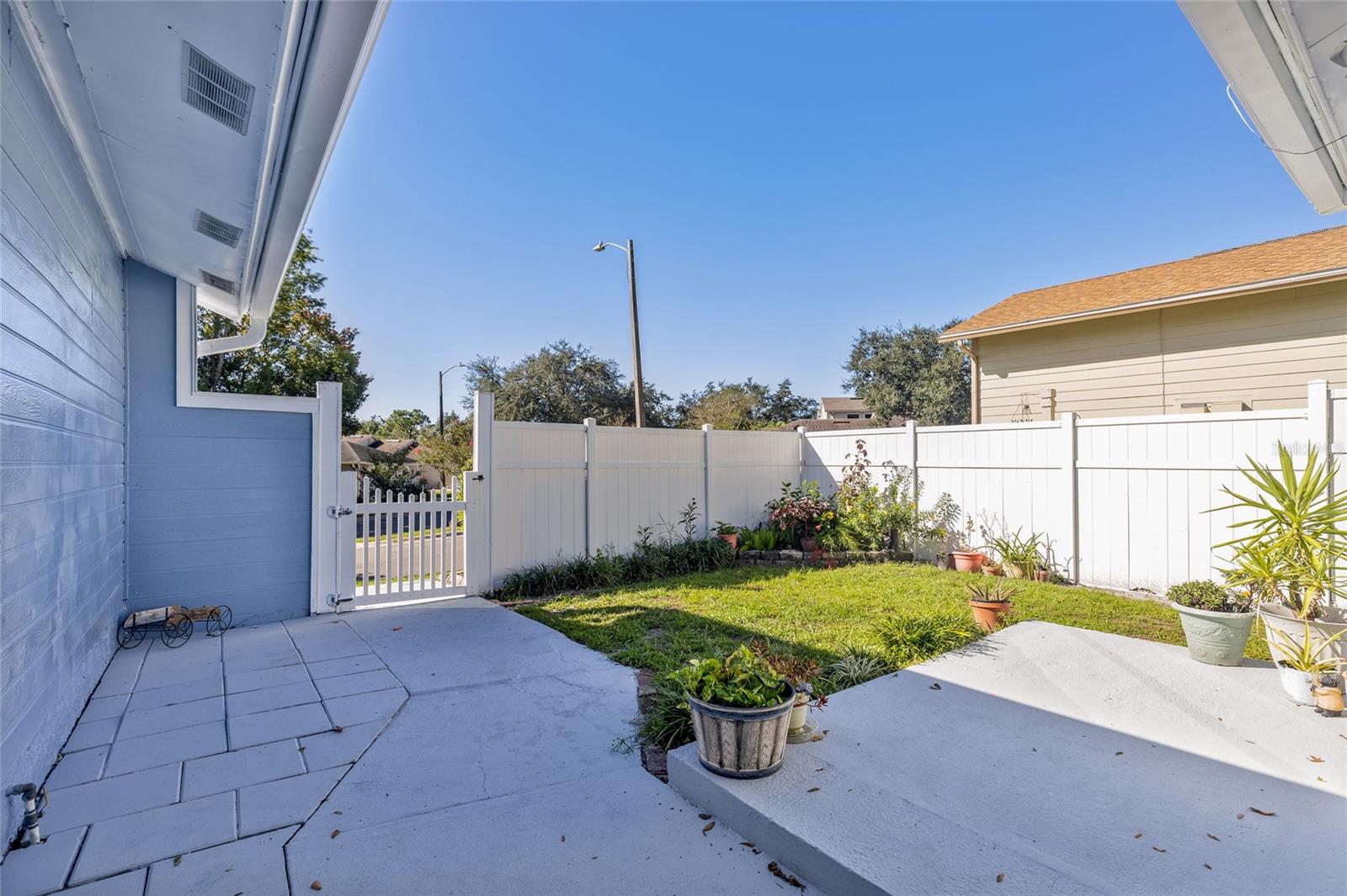577 PORTLAND CIRCLE, Apopka, FL 32703