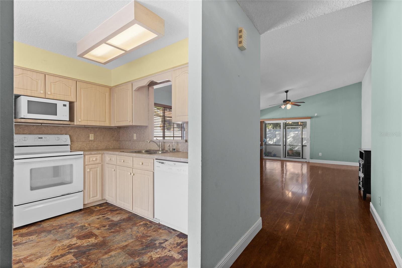 577 PORTLAND CIRCLE, Apopka, FL 32703