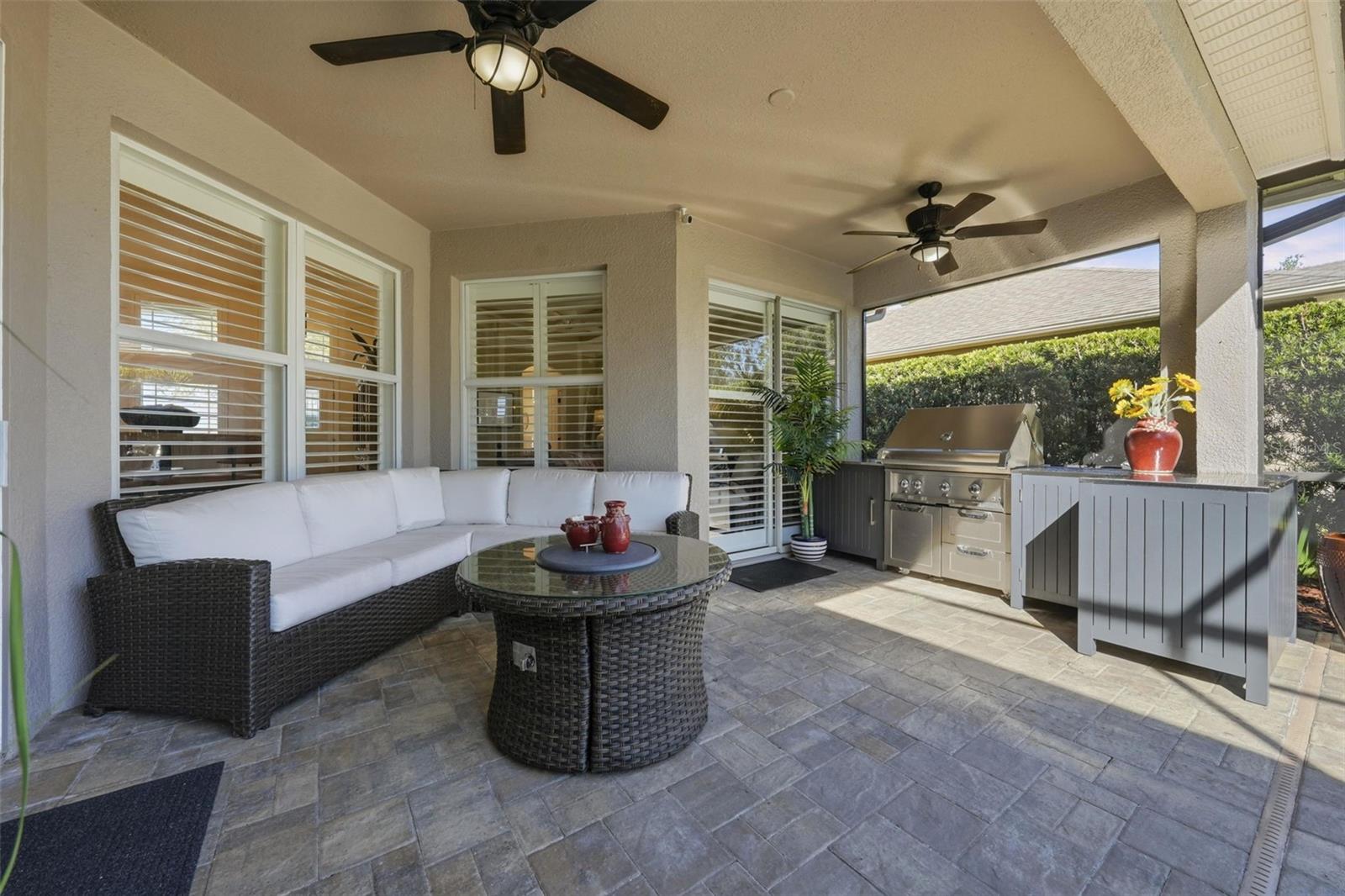 COVERED PATIO AREA WITH 2 CEILING FANS