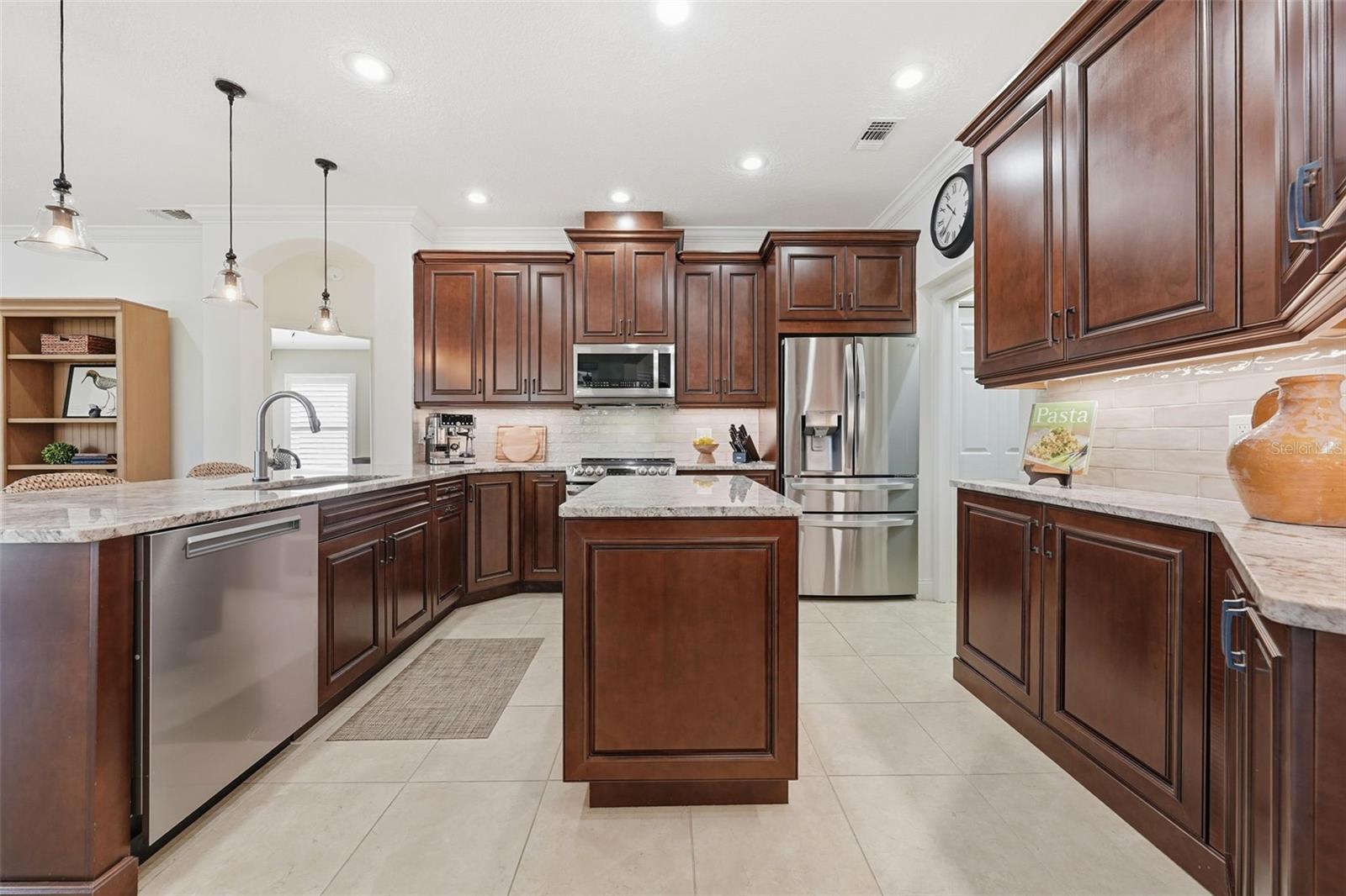 PENDANT LIGHTS AND CENTER ISLAND