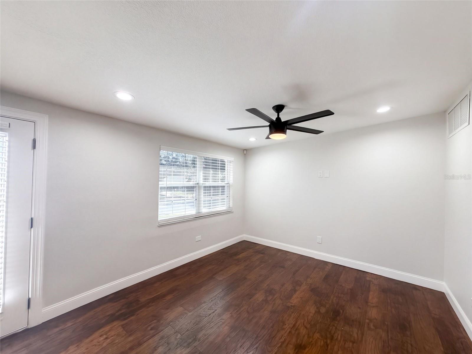 645 10TH PLACE, Safety Harbor, FL 34695