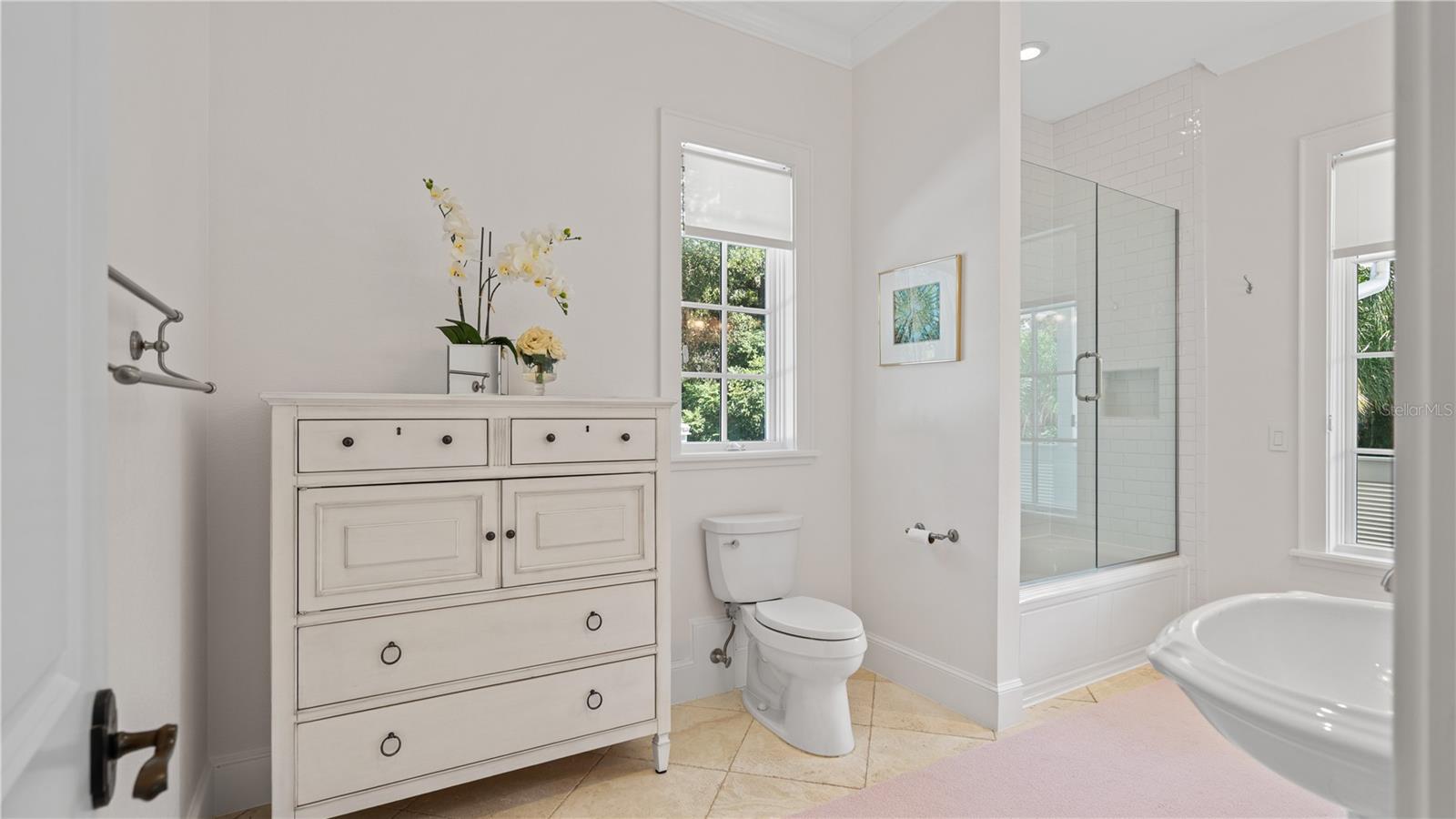 Bathroom 3 (upstairs)