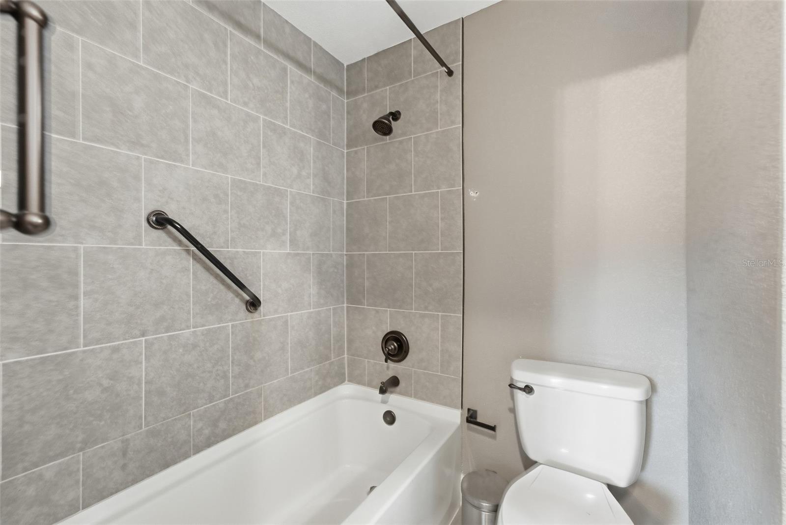 9627 HIDDEN OAKS CIRCLE, Tampa, FL 33612
