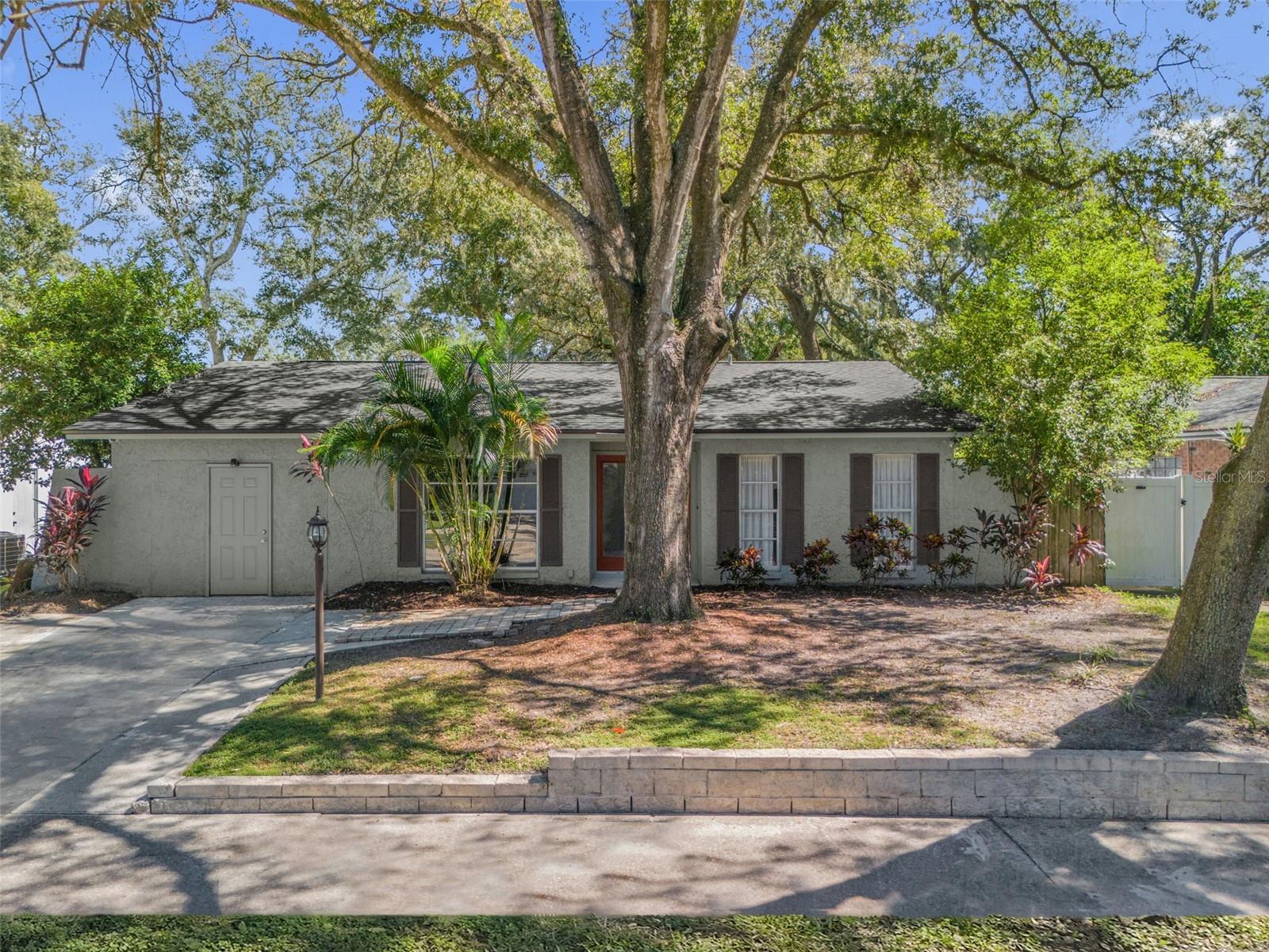 9627 HIDDEN OAKS CIRCLE, Tampa, FL 33612