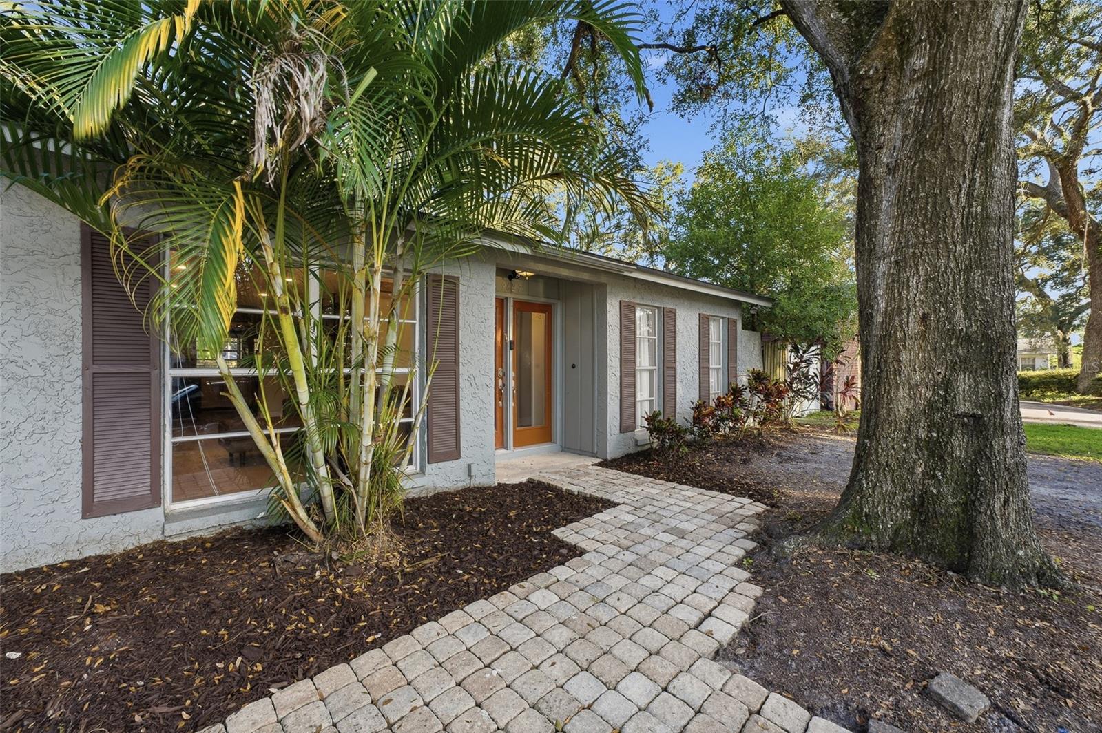 9627 HIDDEN OAKS CIRCLE, Tampa, FL 33612