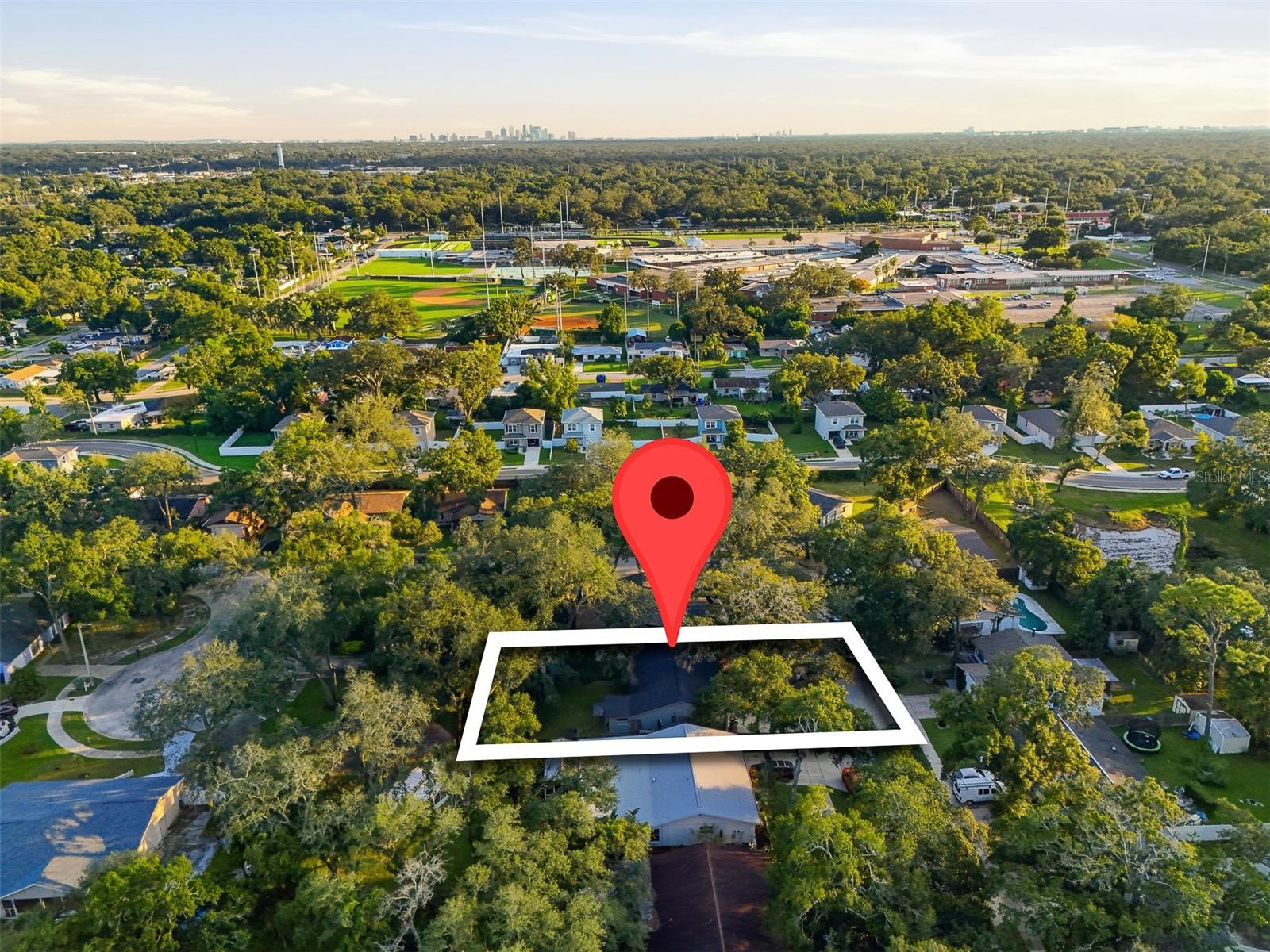 9627 HIDDEN OAKS CIRCLE, Tampa, FL 33612