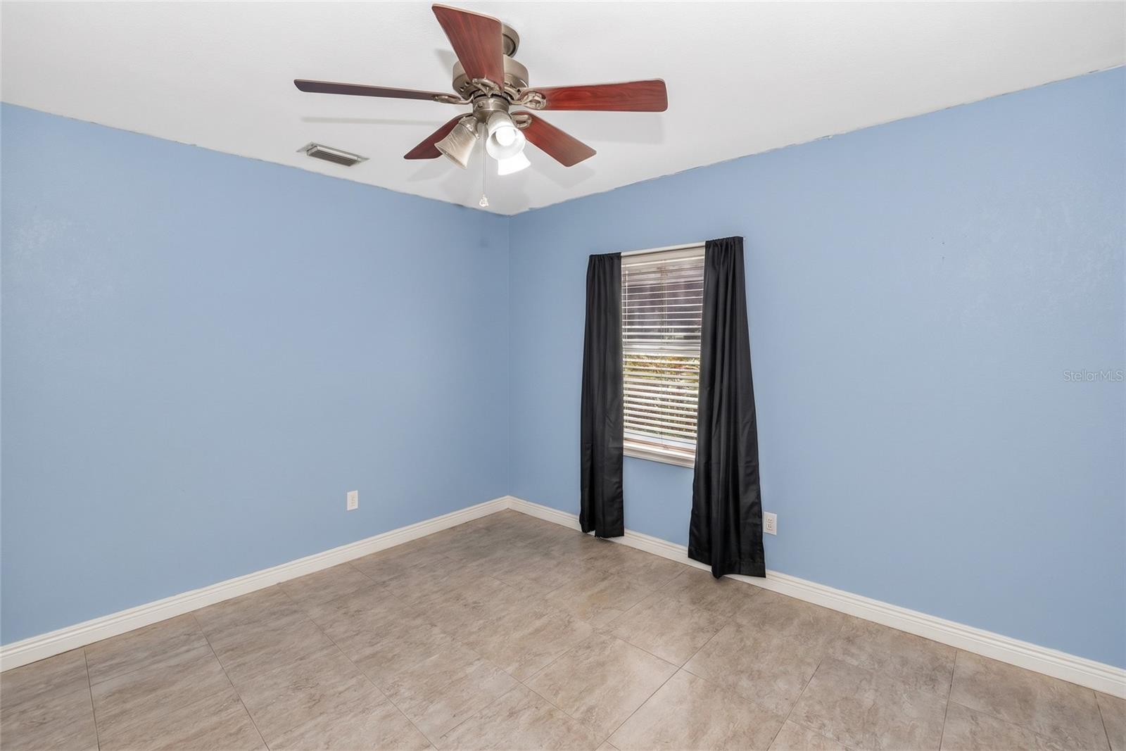 5620 SANDALWOOD DRIVE, Orlando, FL 32839 5620 SANDALWOOD DRIVE, Orlando, FL 32839