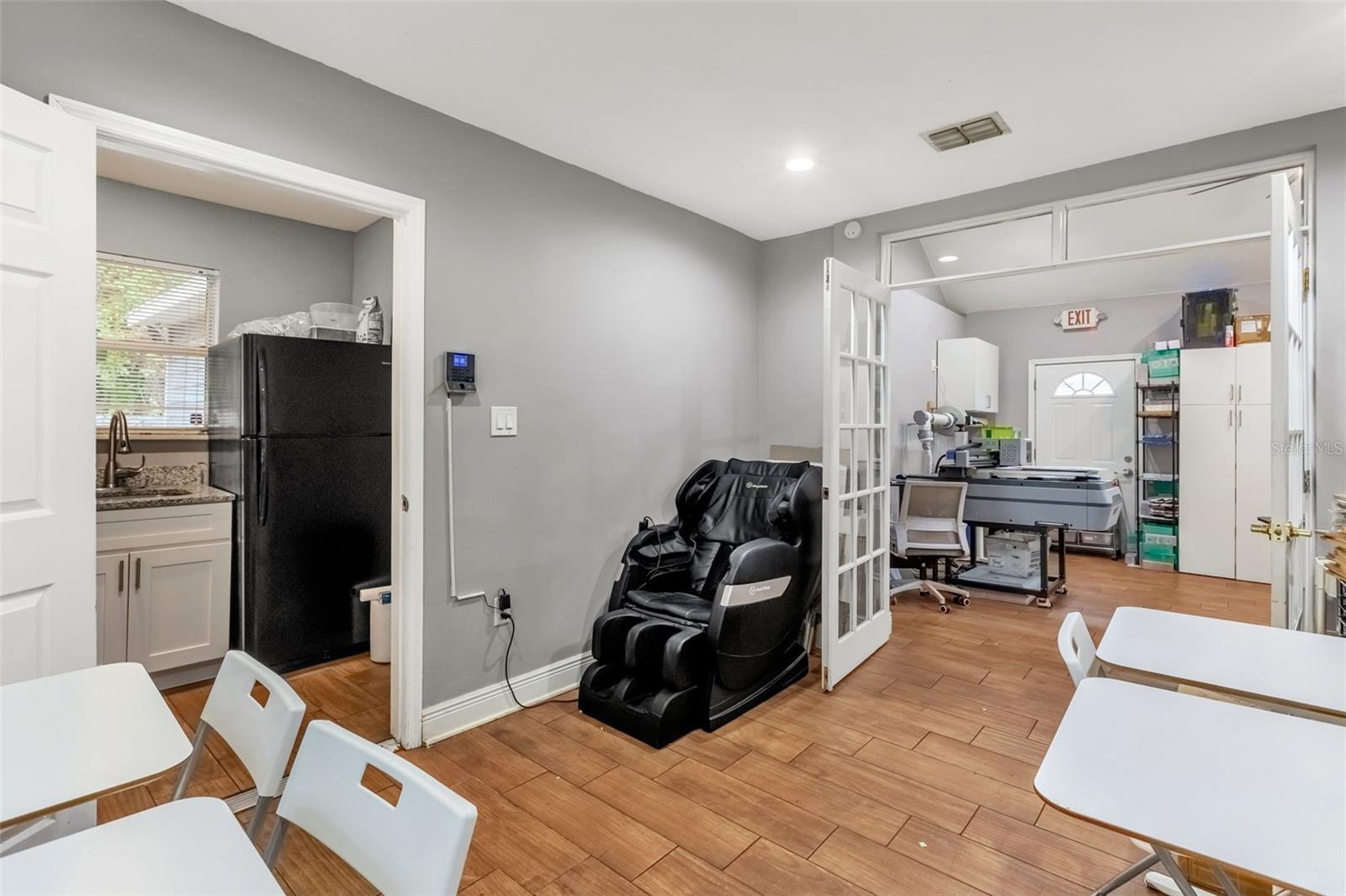 214 E OAK STREET, Kissimmee, FL 34744
