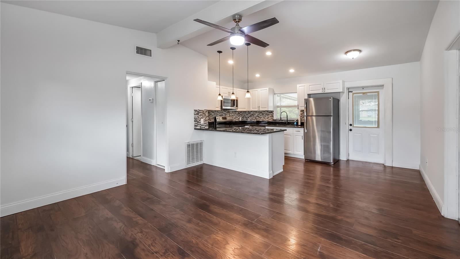 Living/Family room & Kitchen