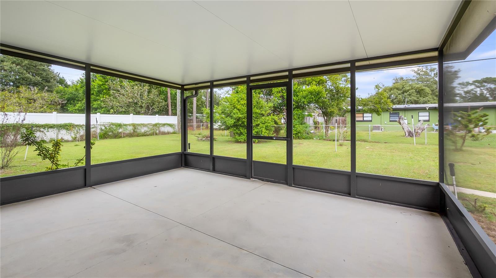 Screened in lanai