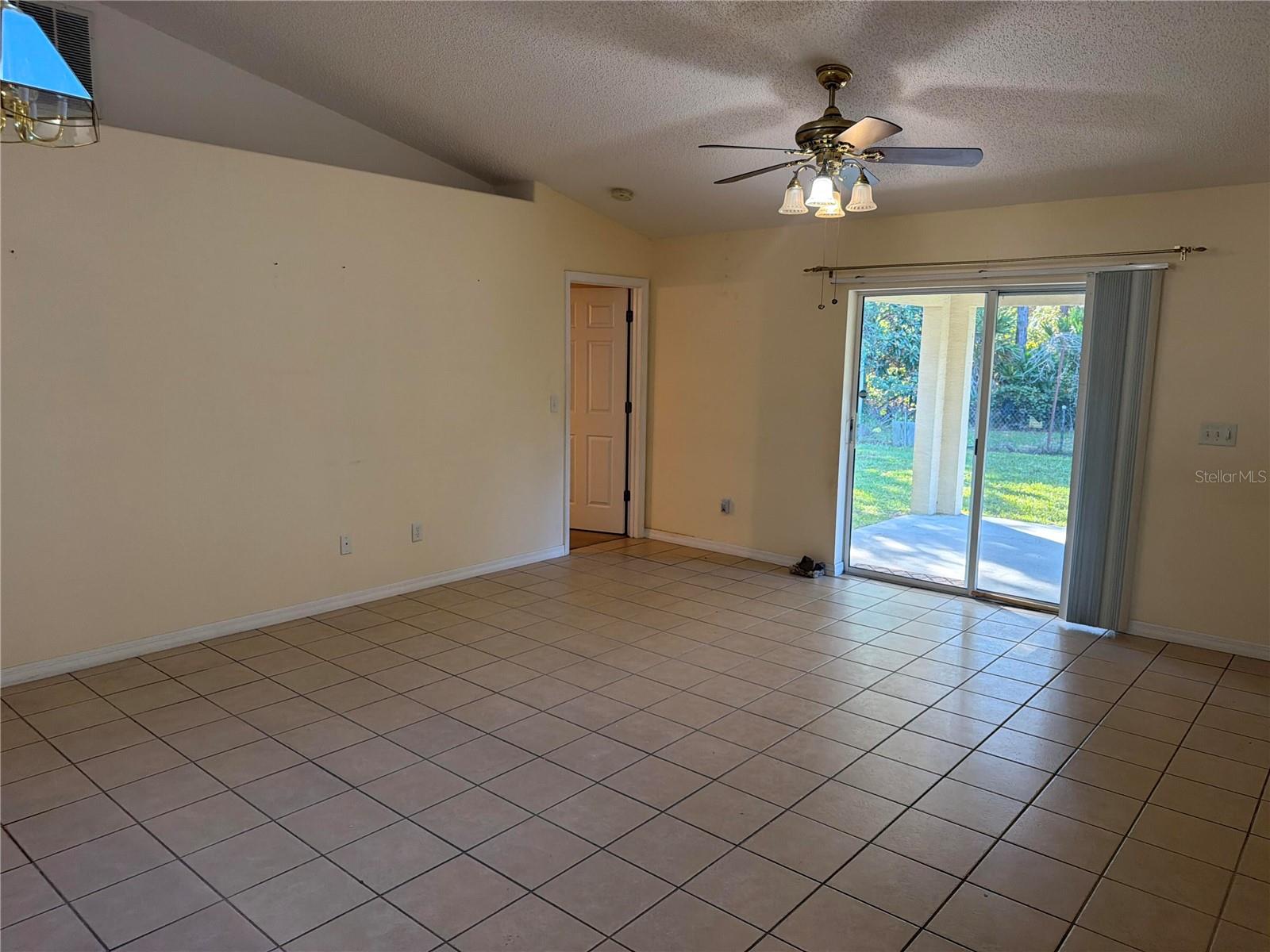 25 RYMSHAW DRIVE, Palm Coast, FL 32164 25 RYMSHAW DRIVE, Palm Coast, FL 32164