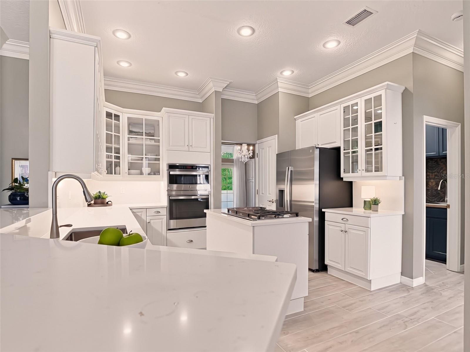 Newly refreshed gourmet kitchen w/premium appliances