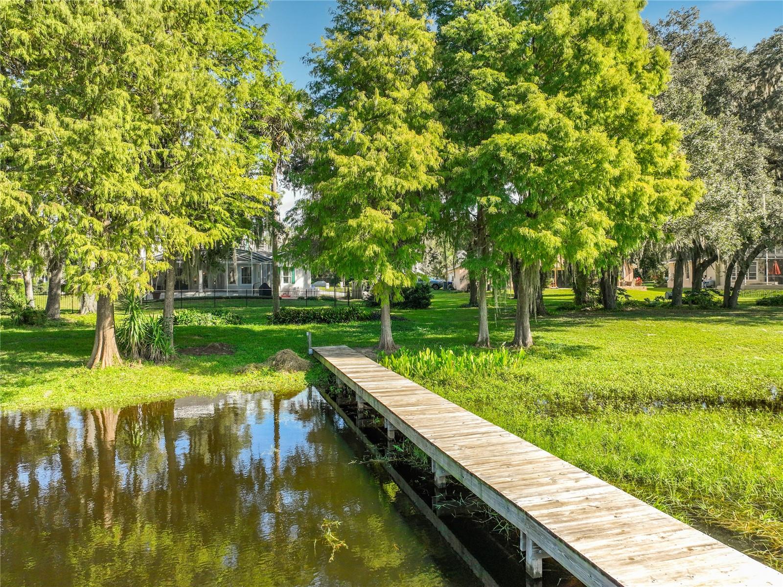 1128 OAKPOINT CIRCLE, Apopka, FL 32712