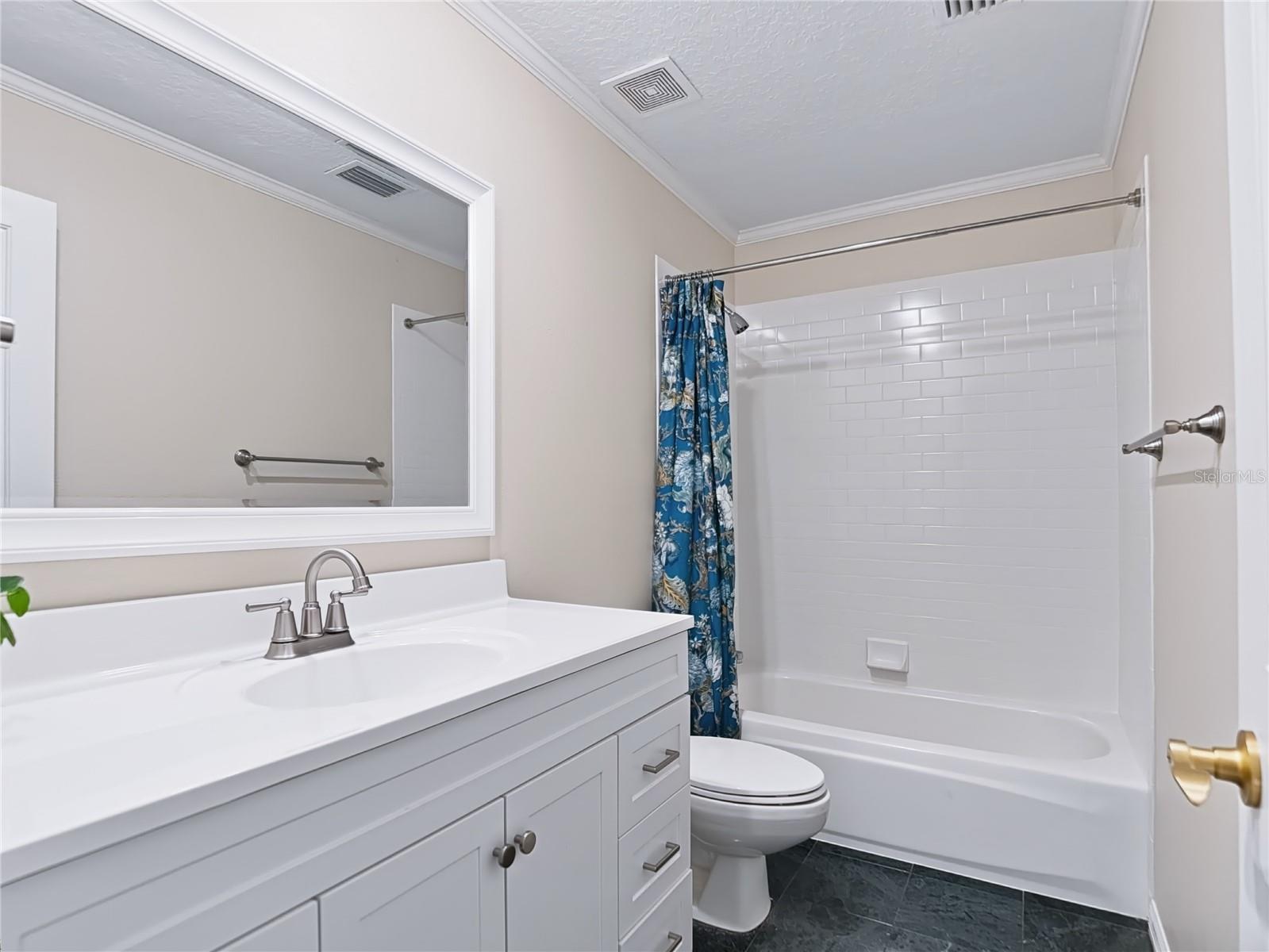 2nd Floor Full Bathroom #2
