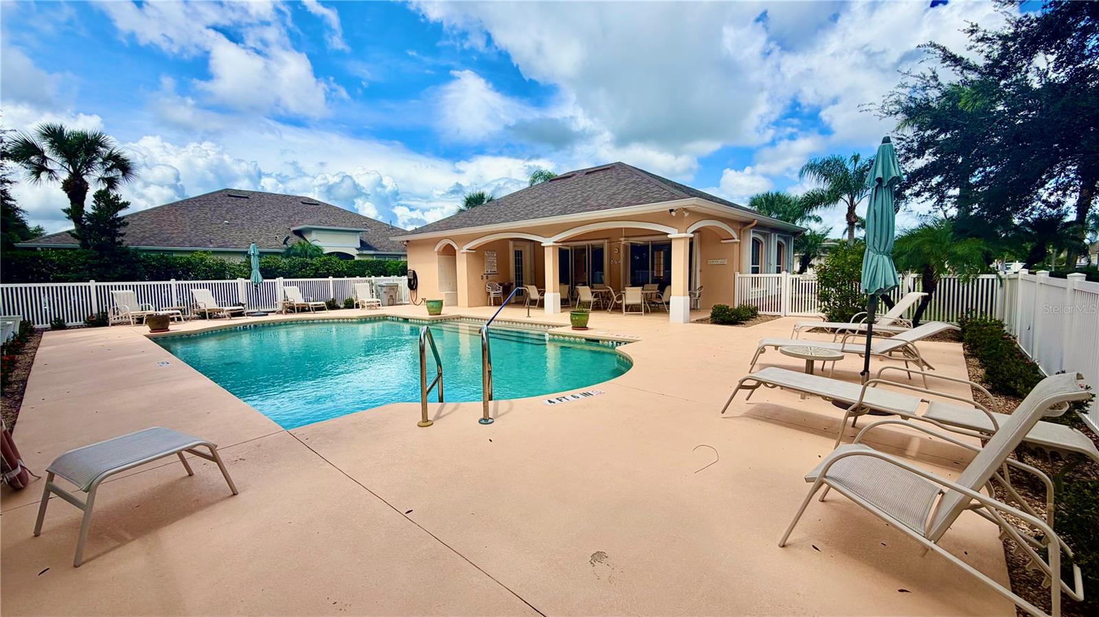 433 N TANGERINE SW, Vero Beach, FL 32968