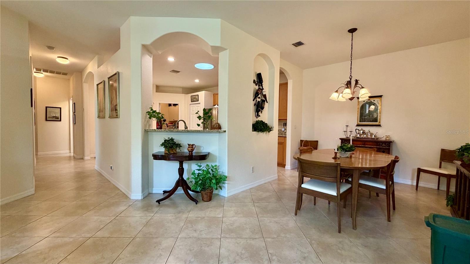 433 N TANGERINE SW, Vero Beach, FL 32968