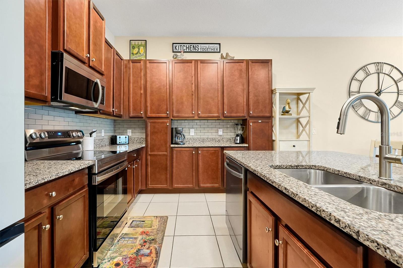 142 CAPTIVA DRIVE, Davenport, FL 33896