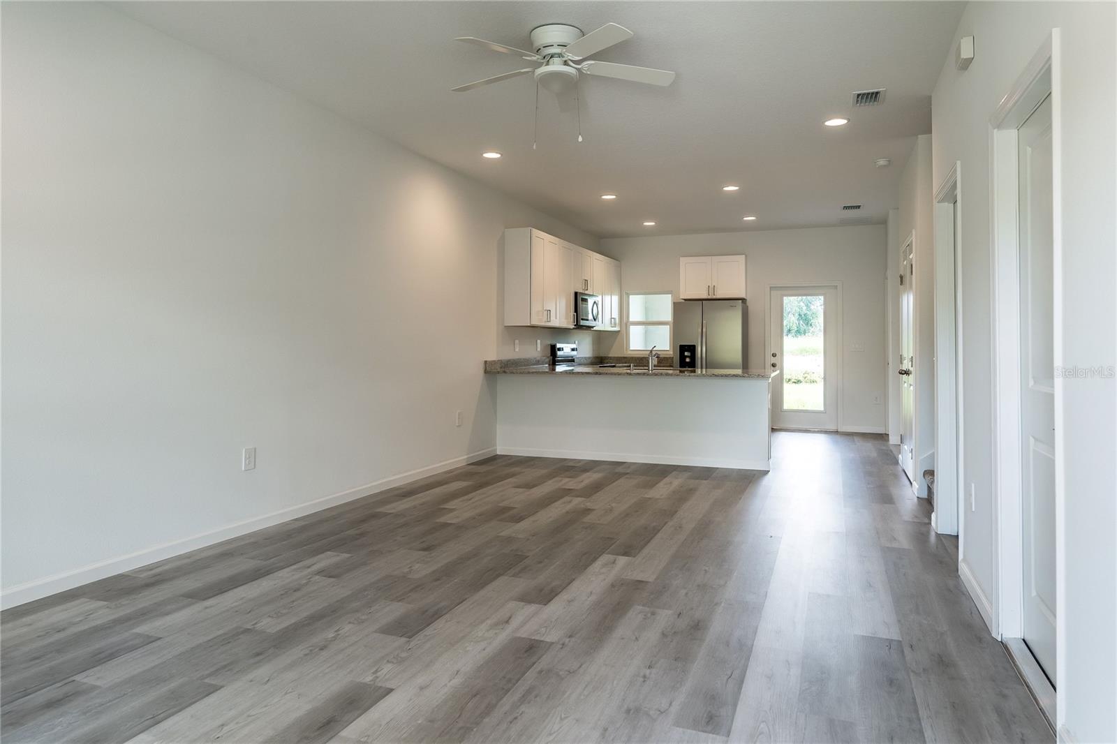 106 E 18TH STREET, Apopka, FL 32703 106 E 18TH STREET, Apopka, FL 32703