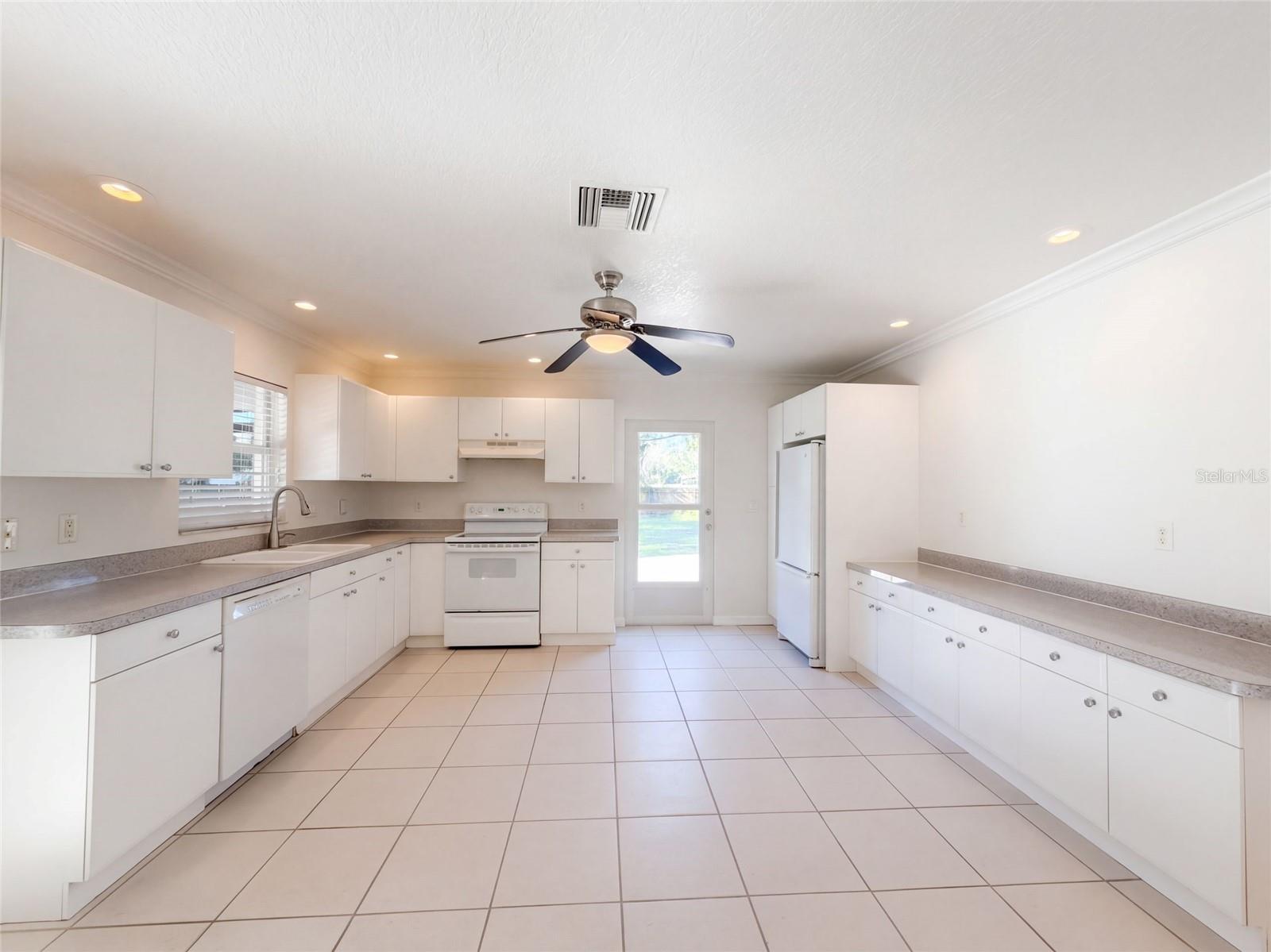 3705 MALEC CIRCLE, Sarasota, FL 34233
