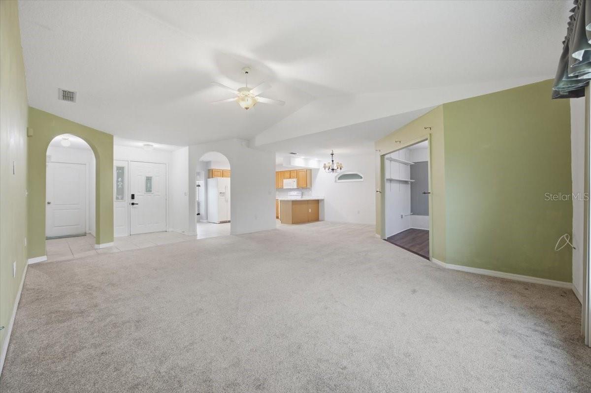 686 PARADISE POINT, Haines City, FL 33844