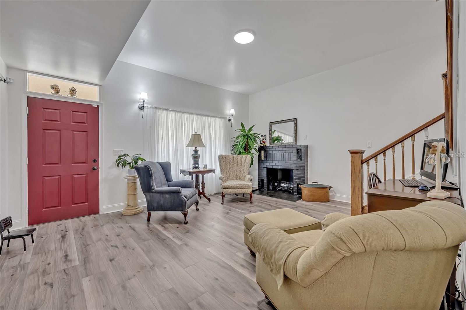 2418 W 1ST STREET, Sanford, FL 32771